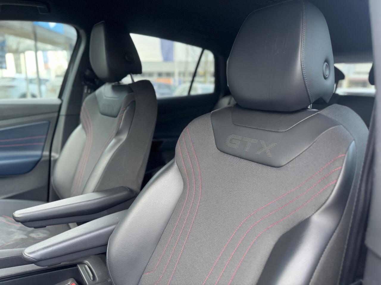 Volkswagen ID.4 GTX 77 4Motion | 300PK | Head-Up | Trekhaak | SOH 93%