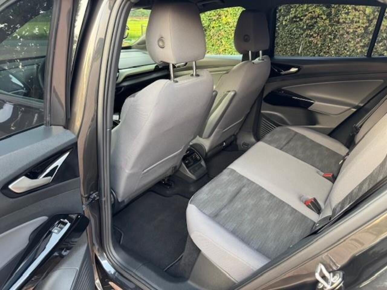 Volkswagen ID.4 LIFE 204PK 77KWH THAAK/NAV/ACARLAY/FABRIEKSGARANTIE