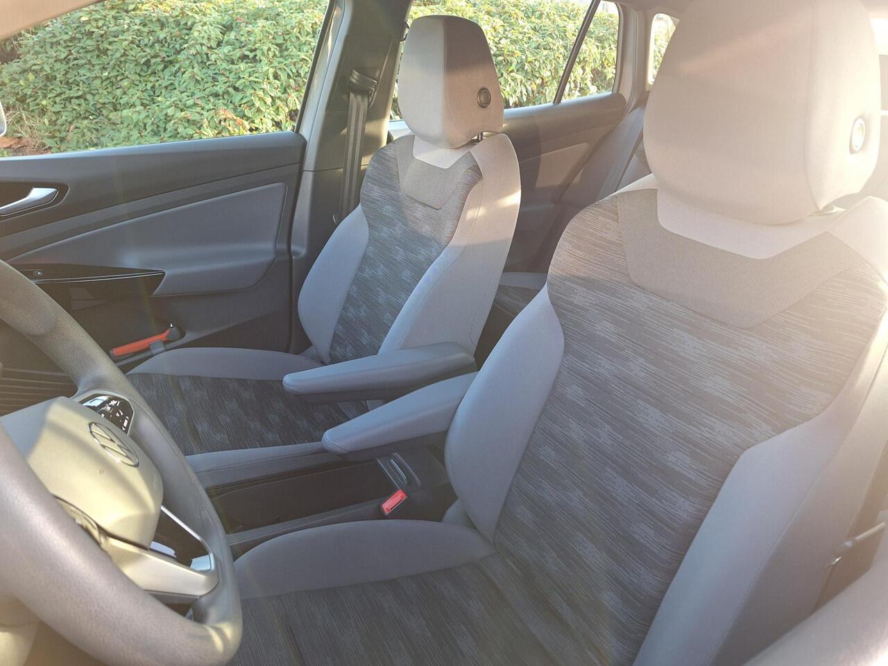 Volkswagen ID.4 204pk Pro 77 kWh / Navigatie / App-Connect / 19" LMV