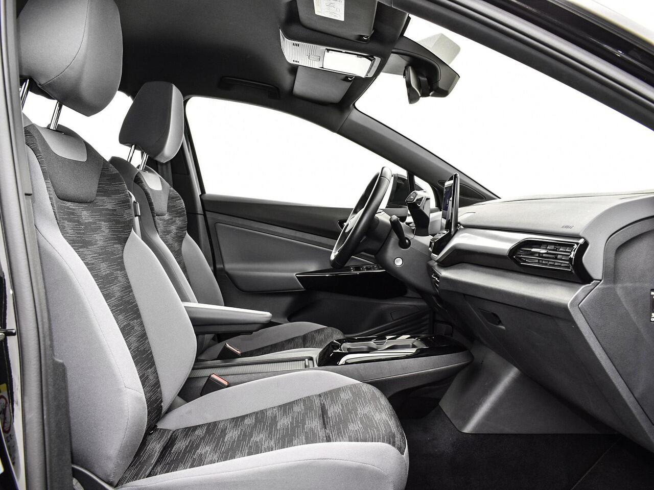 Volkswagen ID.4 150pk Pure 52 kWh · Apple/Android Car Play · Camera · Navigatie · P-Sensoren · Stoel & Stuur Verwarming · 18'' Inch ·