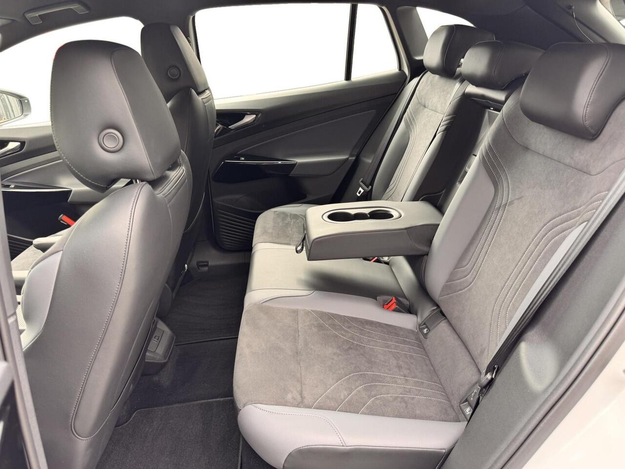 Volkswagen ID.4 Pro Business 77 kWh Camera, Leer-Alcantara, Stylepakket, SOH 95%