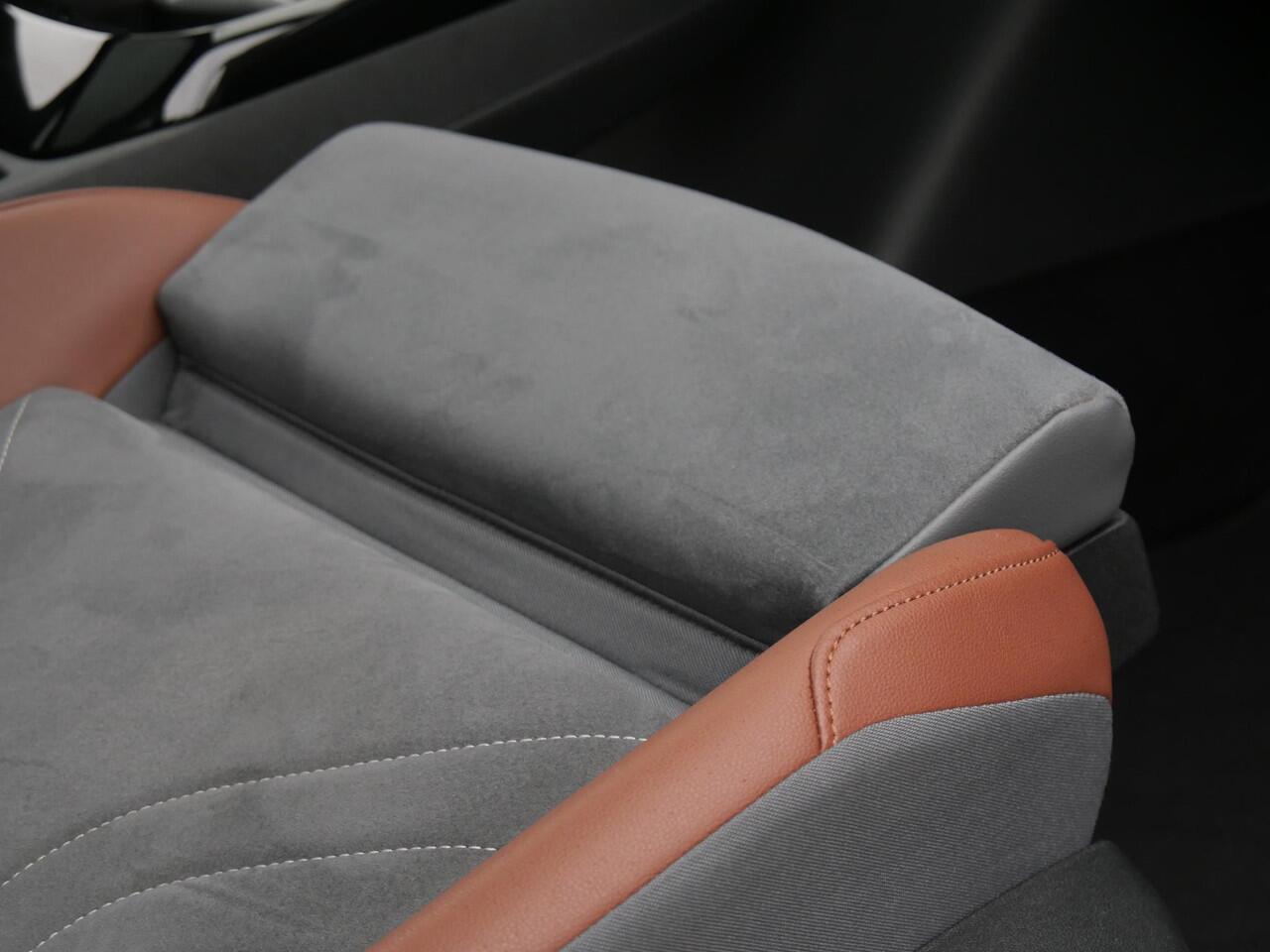 Volkswagen ID.4 1ST MAX 77kWh/ PANORAMADAK/ 360°CAMERA/ ELEKT. KLEP/ HEAD-UP/ ERGO STOELEN