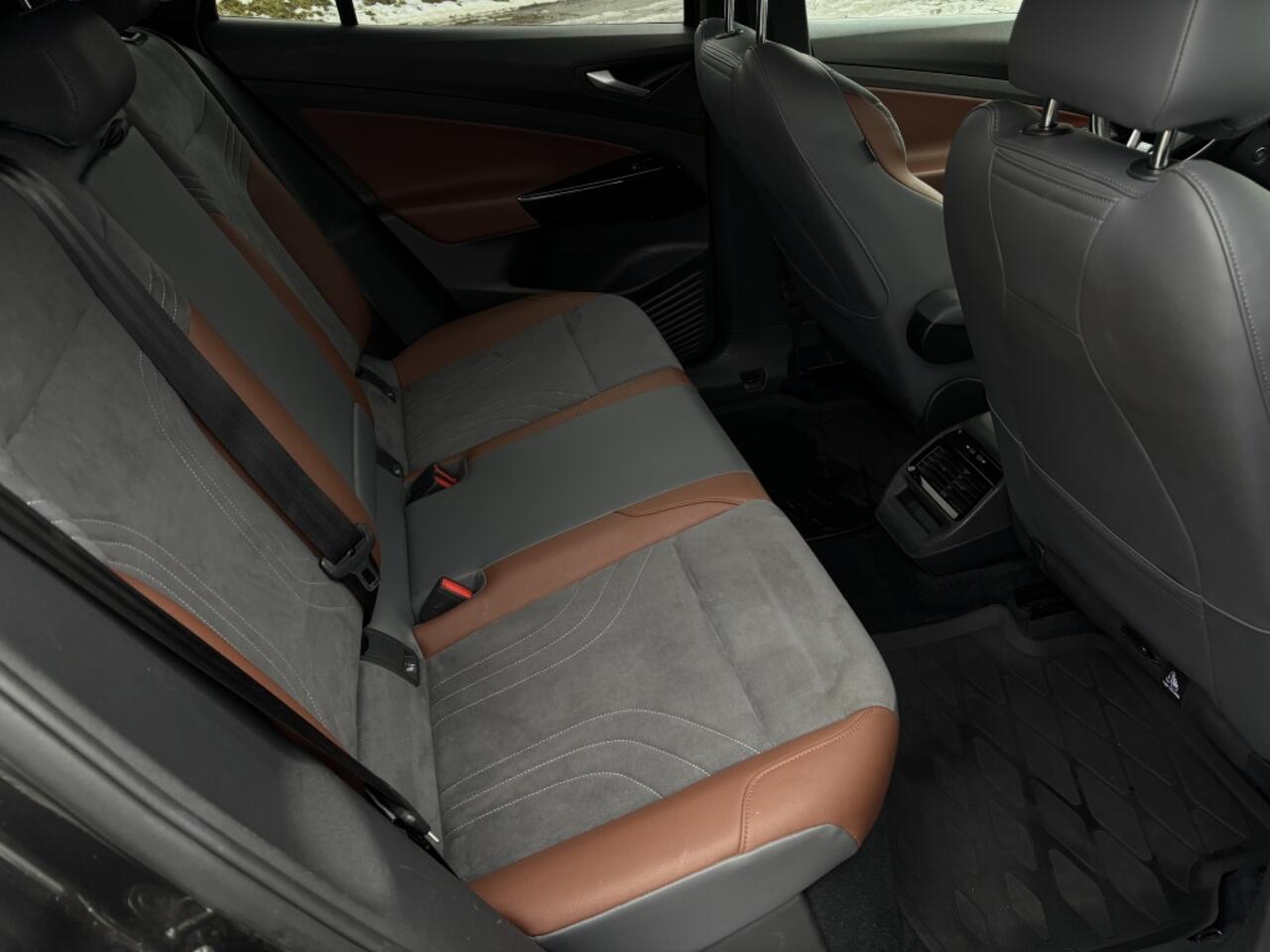 Volkswagen ID.4 First 77 kWh | Adaptive cruise | Stoelverwarming