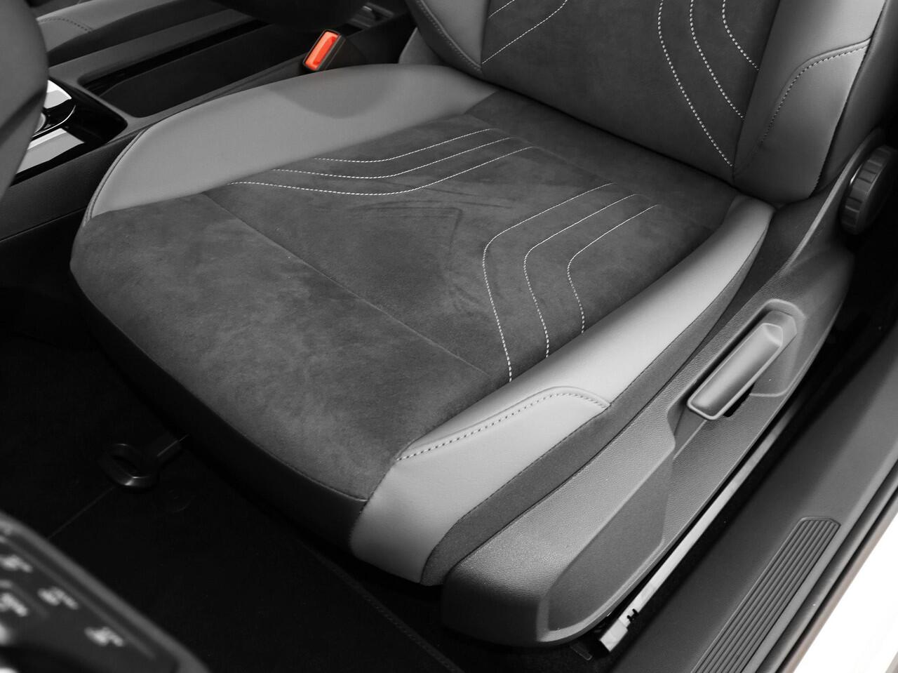 Volkswagen ID.4 Limited Edition 52 kWh accu 170 pk · Draadloze telefoonlader · Achteruitrijcamera ·