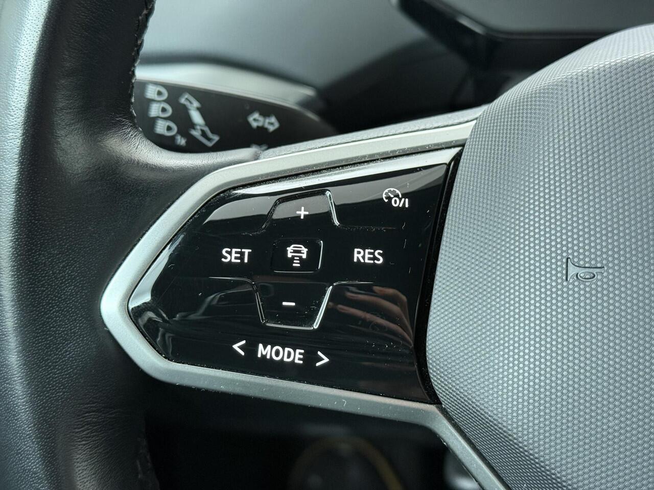 Volkswagen ID.4 Life 77 kWh | 204 PK | SoH 90% | Voorstoelen verwarmd | Adaptive cruise control | Led verlichting | Apple Carplay/Android Auto |