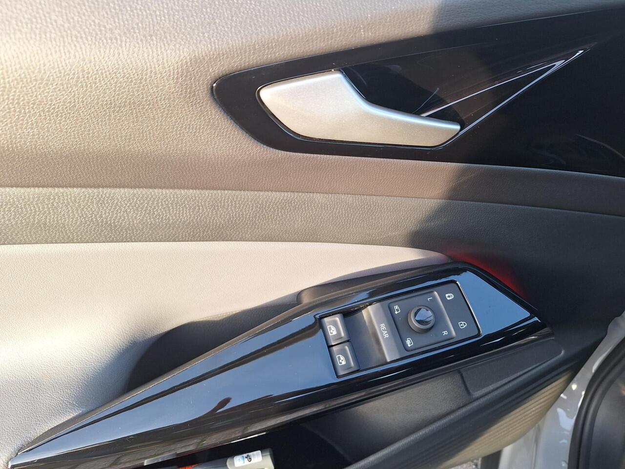 Volkswagen ID.4 204pk Pro 77 kWh / Navigatie / App-Connect / 19" LMV