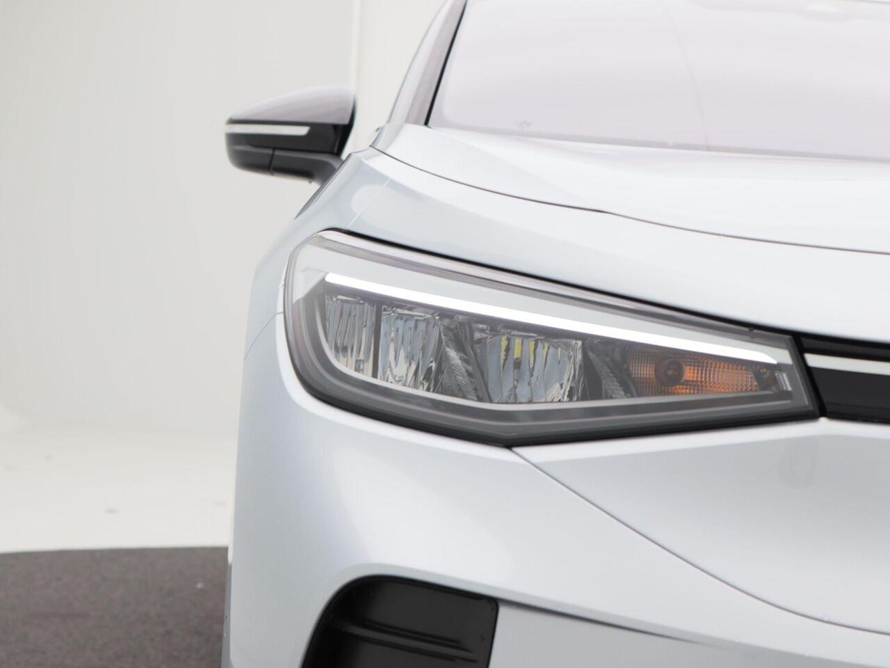 Volkswagen ID.4 Pro Limited Edition 77 kWh | Trekhaak | Stoel- & Stuurverwarming | Navigatie | Adaptieve Cruise Control |