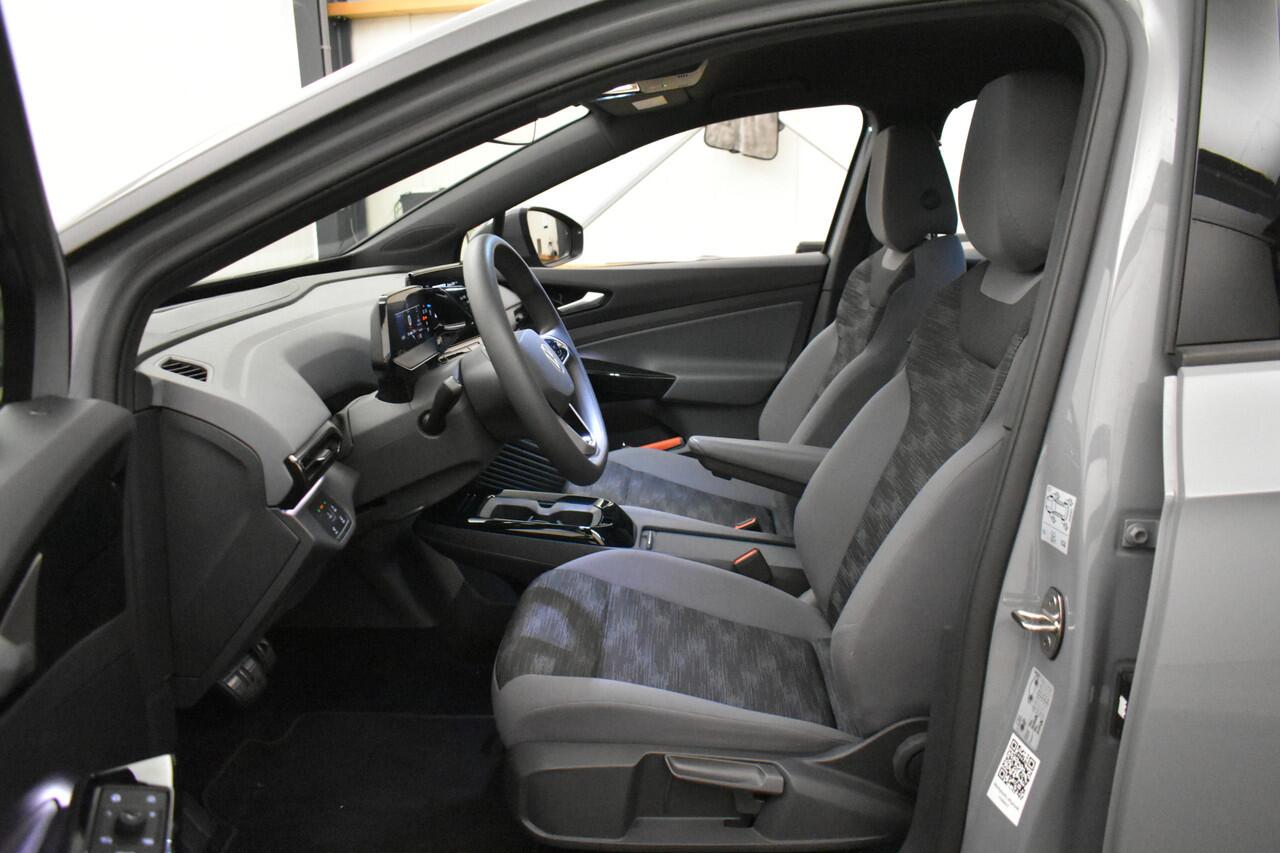 Volkswagen ID.4 52 kwh Pure | Adep Cruise | 97% SOH | Sfeerverlichting | Camera