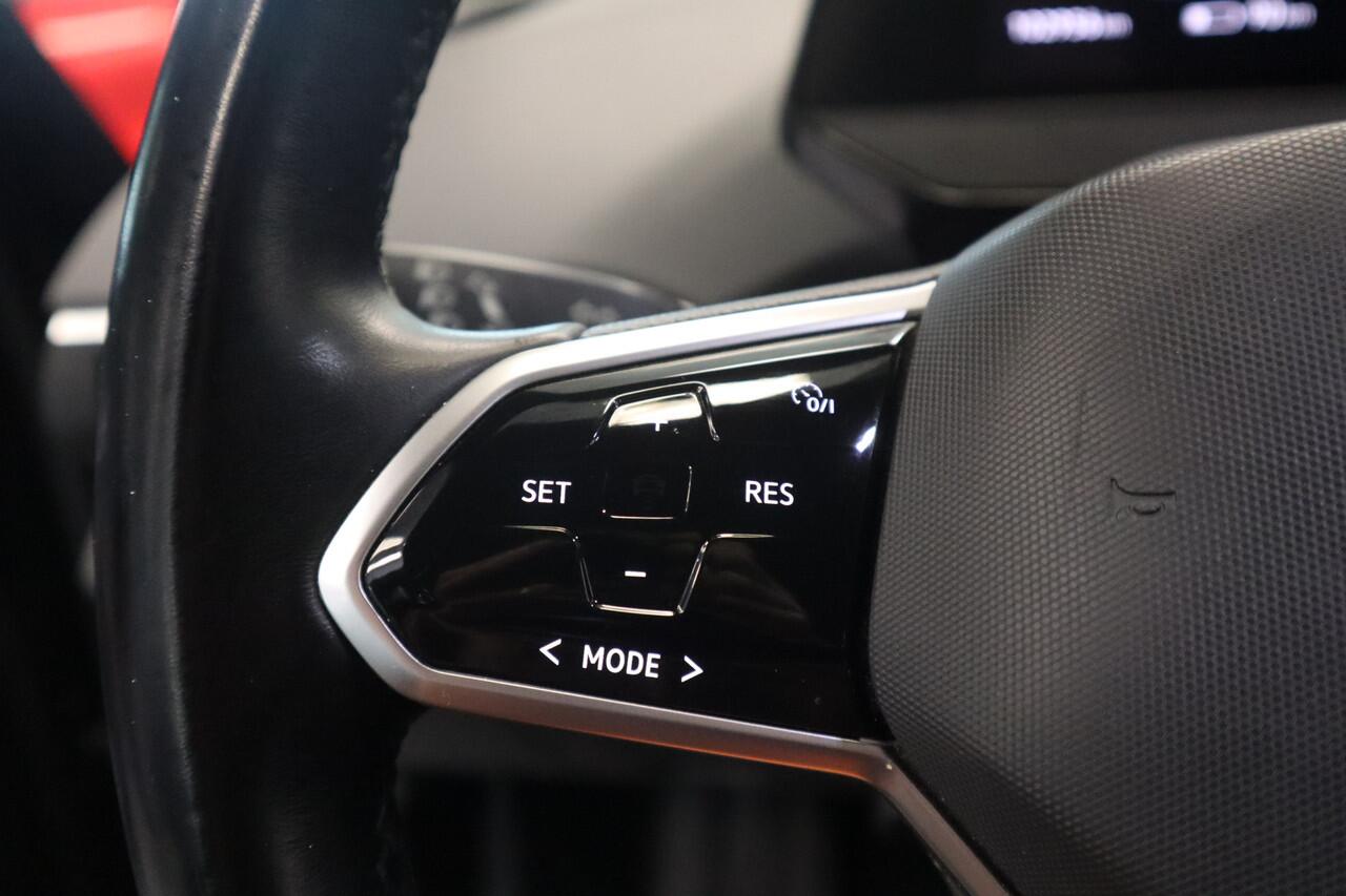 Volkswagen ID.4 1st. Pro Performance 77 kWh Adaptive-Cruise Sfeerverlichting Trekhaak