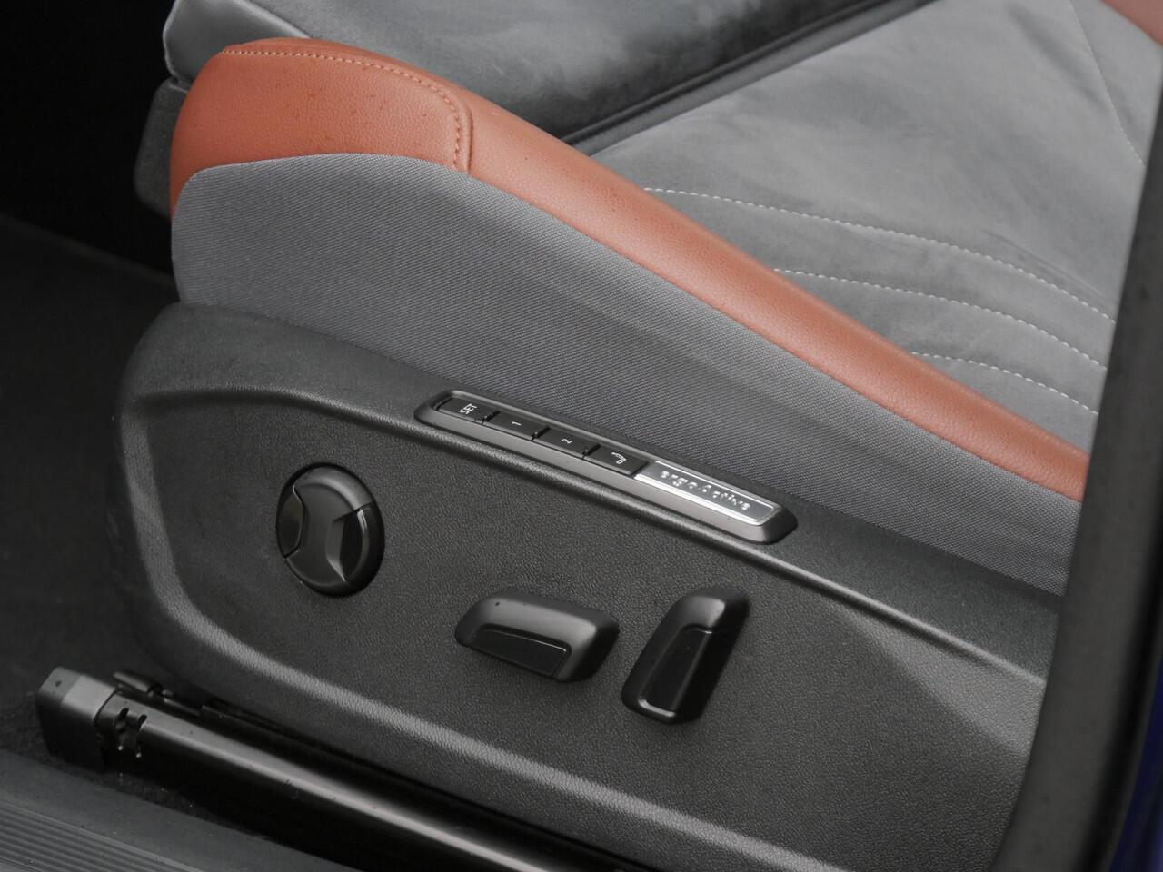 Volkswagen ID.4 1ST MAX 77kWh/ PANORAMADAK/ 360°CAMERA/ ELEKT. KLEP/ HEAD-UP/ ERGO STOELEN