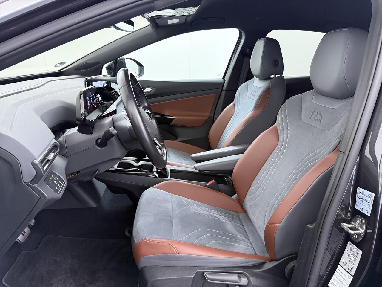 Volkswagen ID.4 204pk First 77kWh Warmtepomp Trekhaak Leer/Alcantara Adap.Cruise Camera Apple Carplay Android Navi Ecc Pdc-a+v Lmv 20" Stoelverwarming Led Bordherkenning Voor-Klimatisering Semi-Autopilot Elektrisch-Wegklapbare Trekhaak App-Connect E-sound Front-Assist 