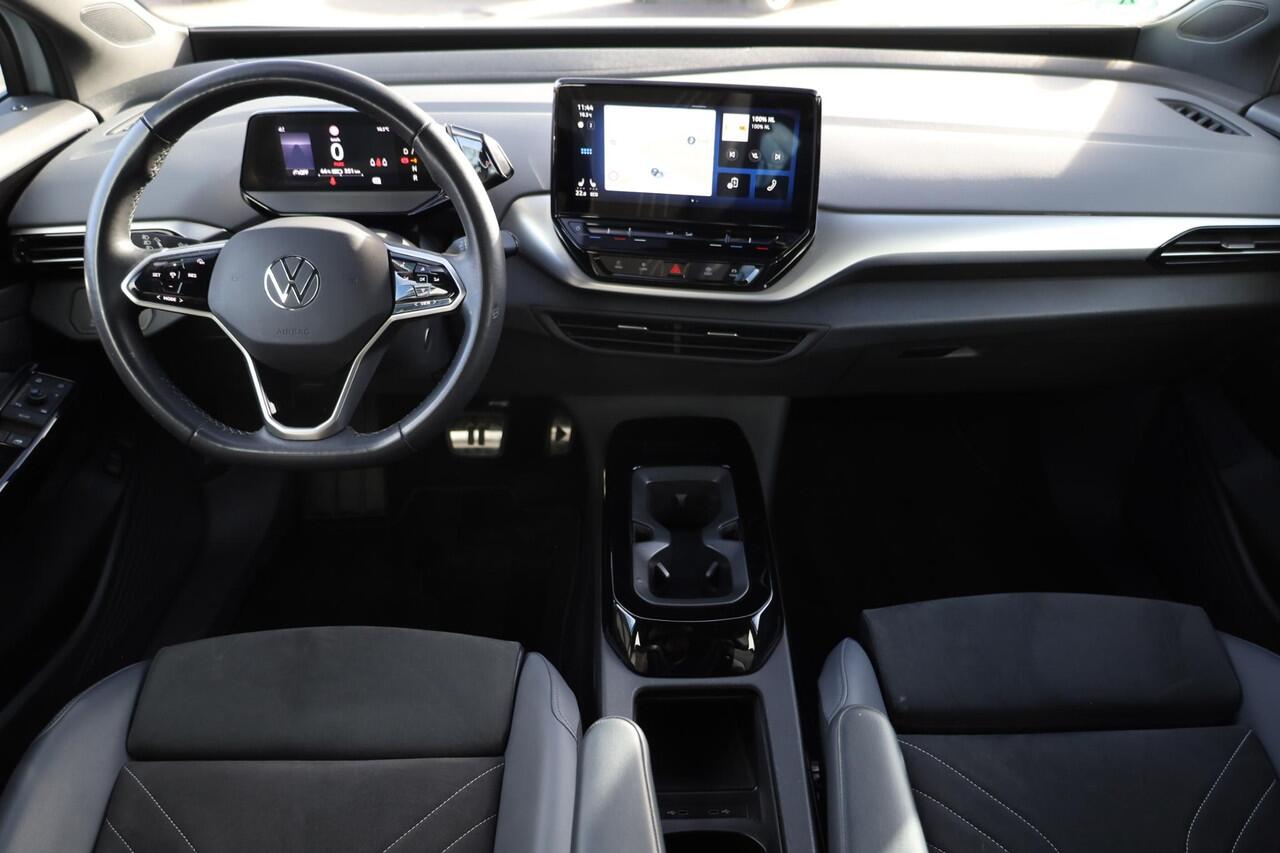 Volkswagen ID.4 Pro 77 kWh SOH 92% warmtepomp, Lederen bekleding met elektrische verstelbare stoelen, rondomzicht camera area view, stuurwiel verwarming, discover pro navigatie, elektrische achterklep, easy open & close, ACC, side assist, 2 zone clima