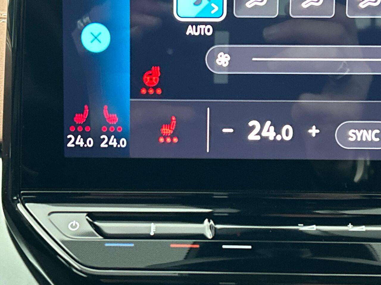 Volkswagen ID.4 Business 77 kWh Navigatie Apple Carplay/Android Auto Camera Parkeersensoren Adaptive Cruise Control Stoel- en stuurverwarming Full Led Climate Control