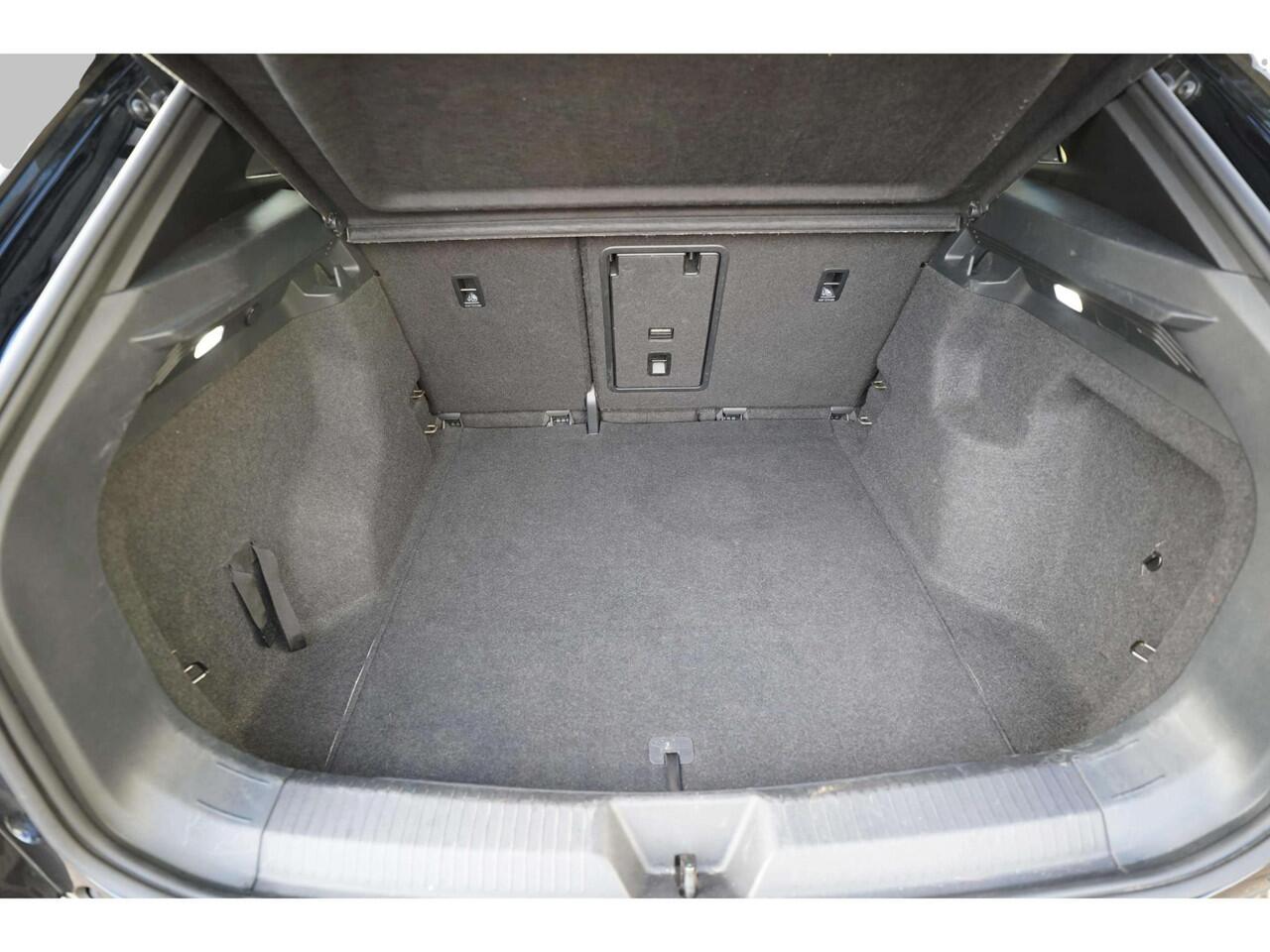 Volkswagen ID.4 First 77 kWh SOH 90% | Carplay | Navi | Camera | Cruise