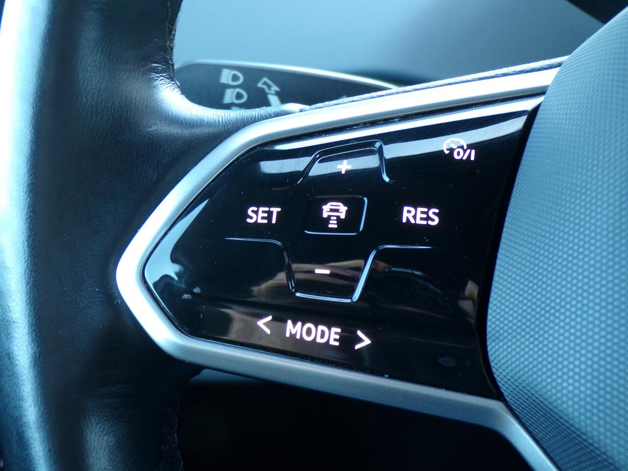 Volkswagen ID.4 First 77 kWh, SOH 91% / Carplay + Android Auto / Camera + Sensoren / Full LED / 20' LMV