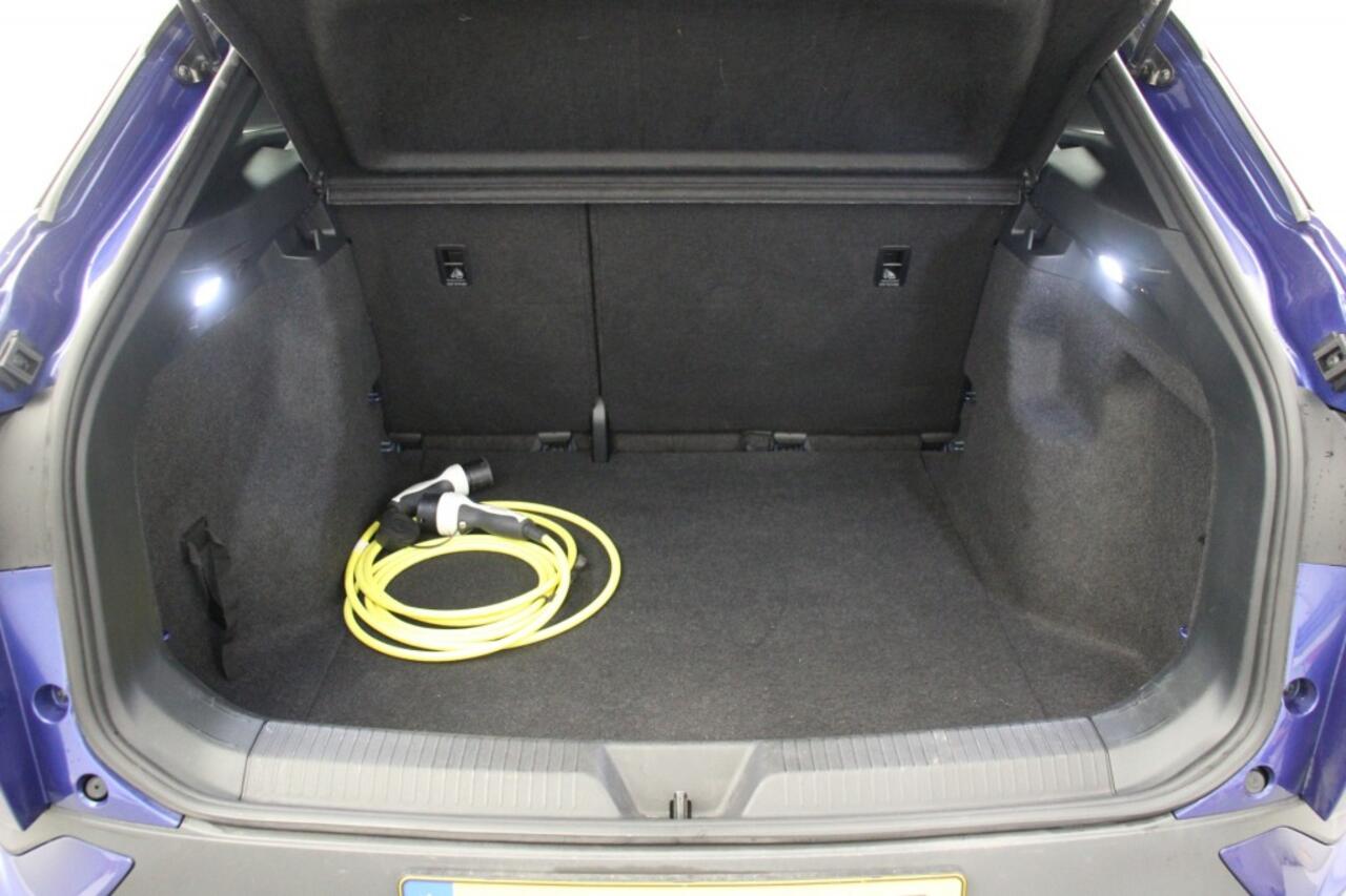 Volkswagen ID.4 Pro Life 77 kWh - Carplay, Navi, Cruise, Stoel/Stuur Verwarming