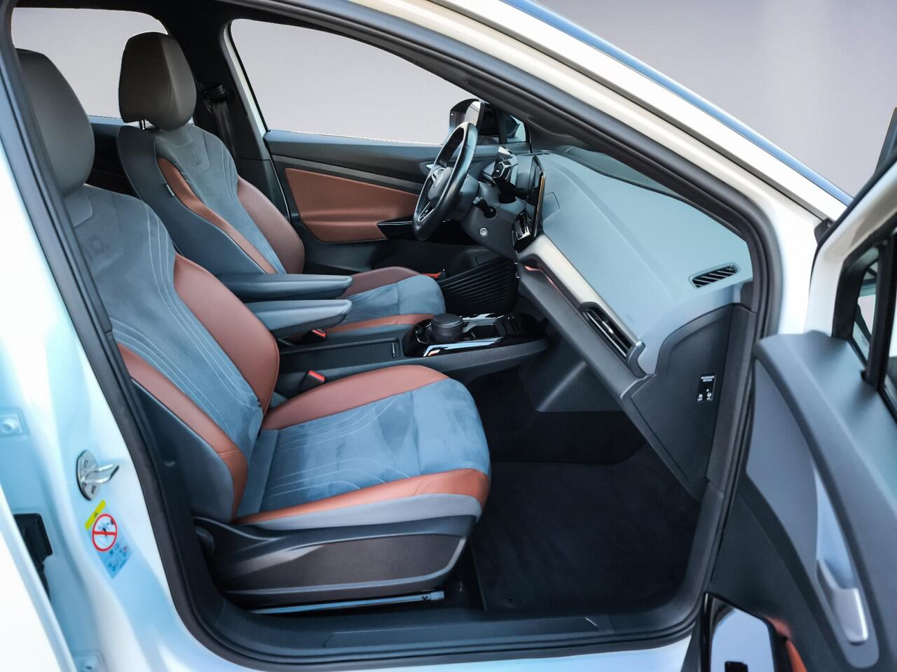 Volkswagen ID.4 First 77 kWh 3-Fase 2e-Eig. & Keurig-Onderh. BOVAG-Garantie. NL-Auto.