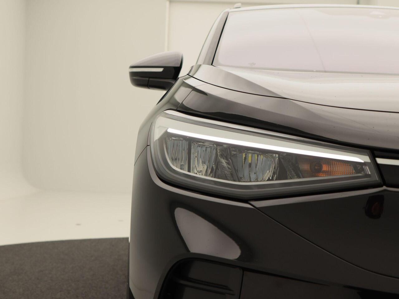 Volkswagen ID.4 Pro Limited Edition 77 kWh 286 PK | Trekhaak | 20" Lichtmetalen Velgen | Navigatie | Stoel- & Stuurverwarming |