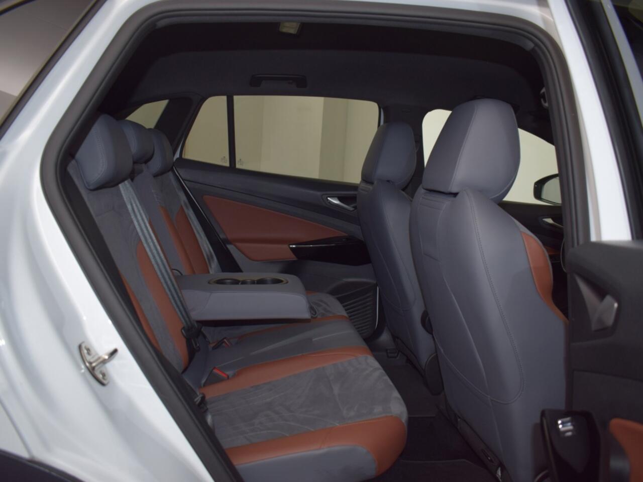 Volkswagen ID.4 First 77 kWh | Camera o LED o CarPlay o 20 inch o ACC o Virtual