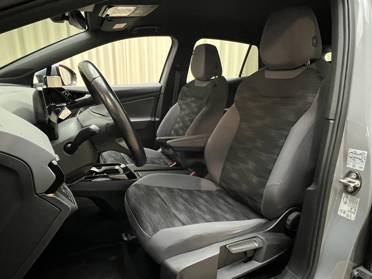 Volkswagen ID.4 City 52 kWh *Org.NL!* Adapt Cruise / Carplay / Stoelverwarming / ECC Clima / Sfeerverlichting / 18'' LMV