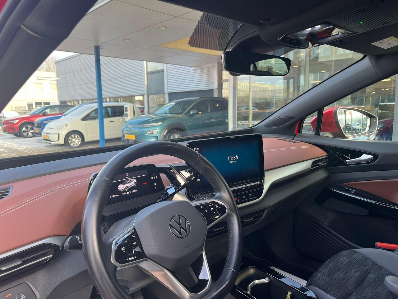 Volkswagen ID.5 Pro 77 kWh | Stoel- en stuurwielverwarming | Achteruitrijcamera | 20 inch velgen | Getint glas | Navigatie