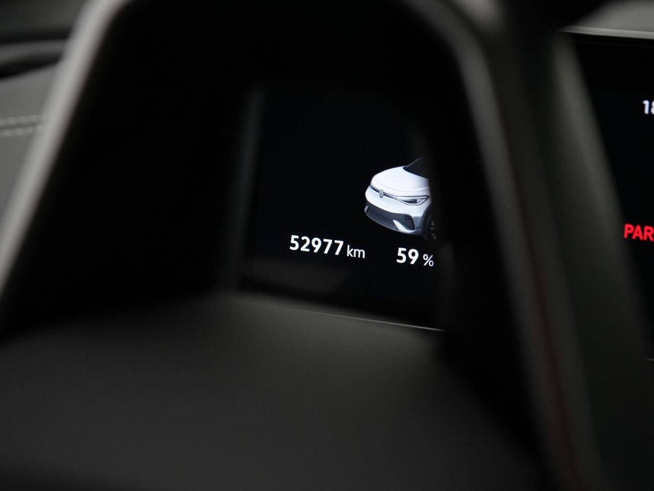 Volkswagen ID.5 Pro 77 kWh 204 pk | Geheugen-/massagestoelen | Stuur-/stoelverwarming | Achteruitrijcamera | Navigatie