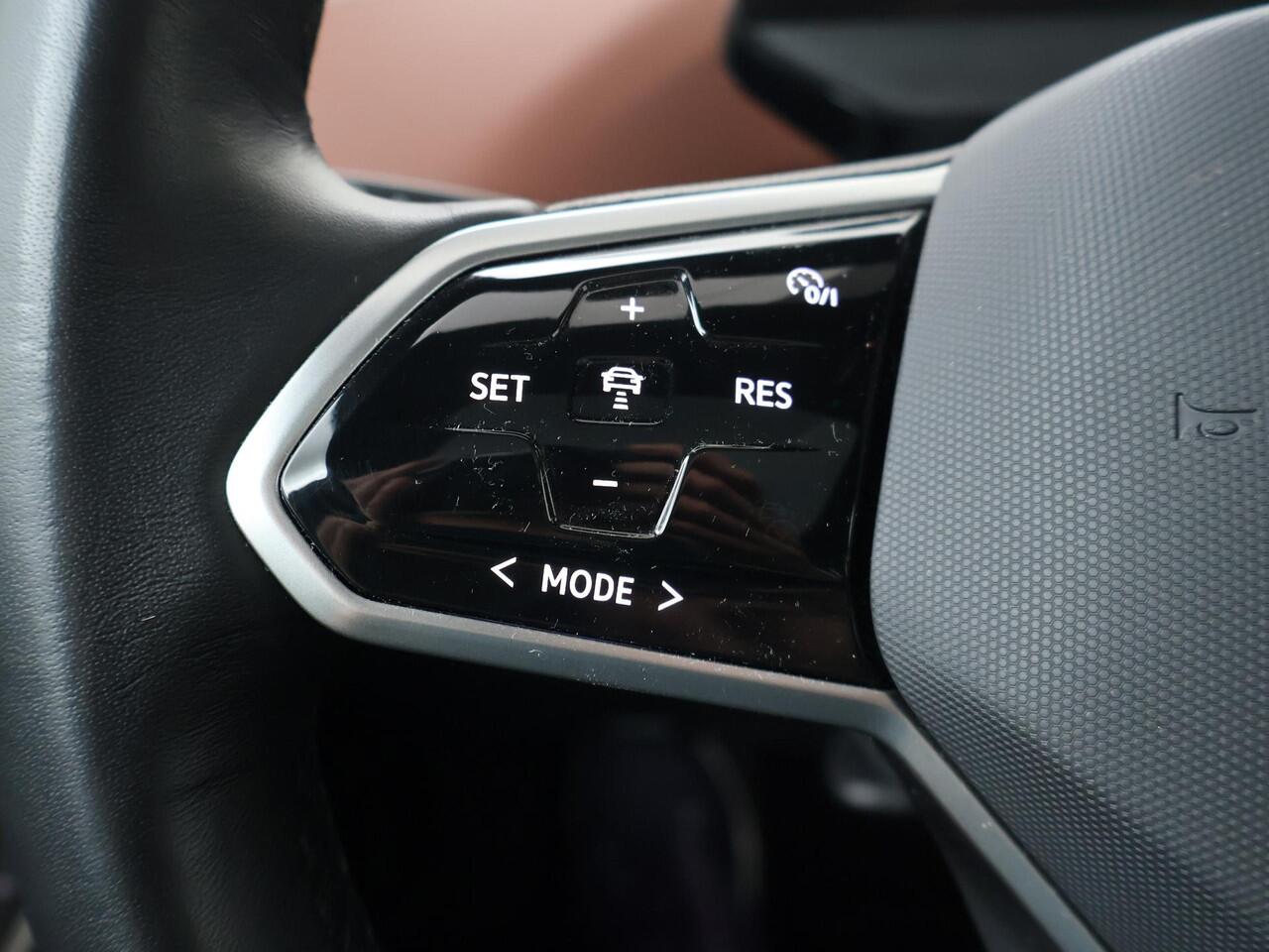 Volkswagen ID.5 Pro 77 kWh | 204 PK | SoH 91% | Panoramadak | Matrix LED koplampen | Verwarmde voorstoelen | 20" LM velgen | Apple Carplay/Android Auto |