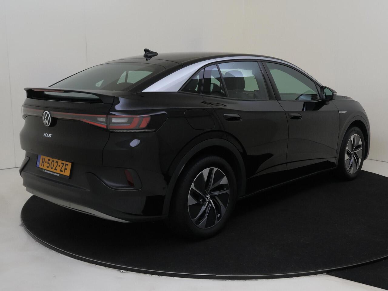 Volkswagen ID.5 Pro 77 kWh | Parkeerasisstent | Keyless | Stoelverwarming | Achteruitrijcamera | Navigatie | Voorklimatisering | Adaptieve cruise control |