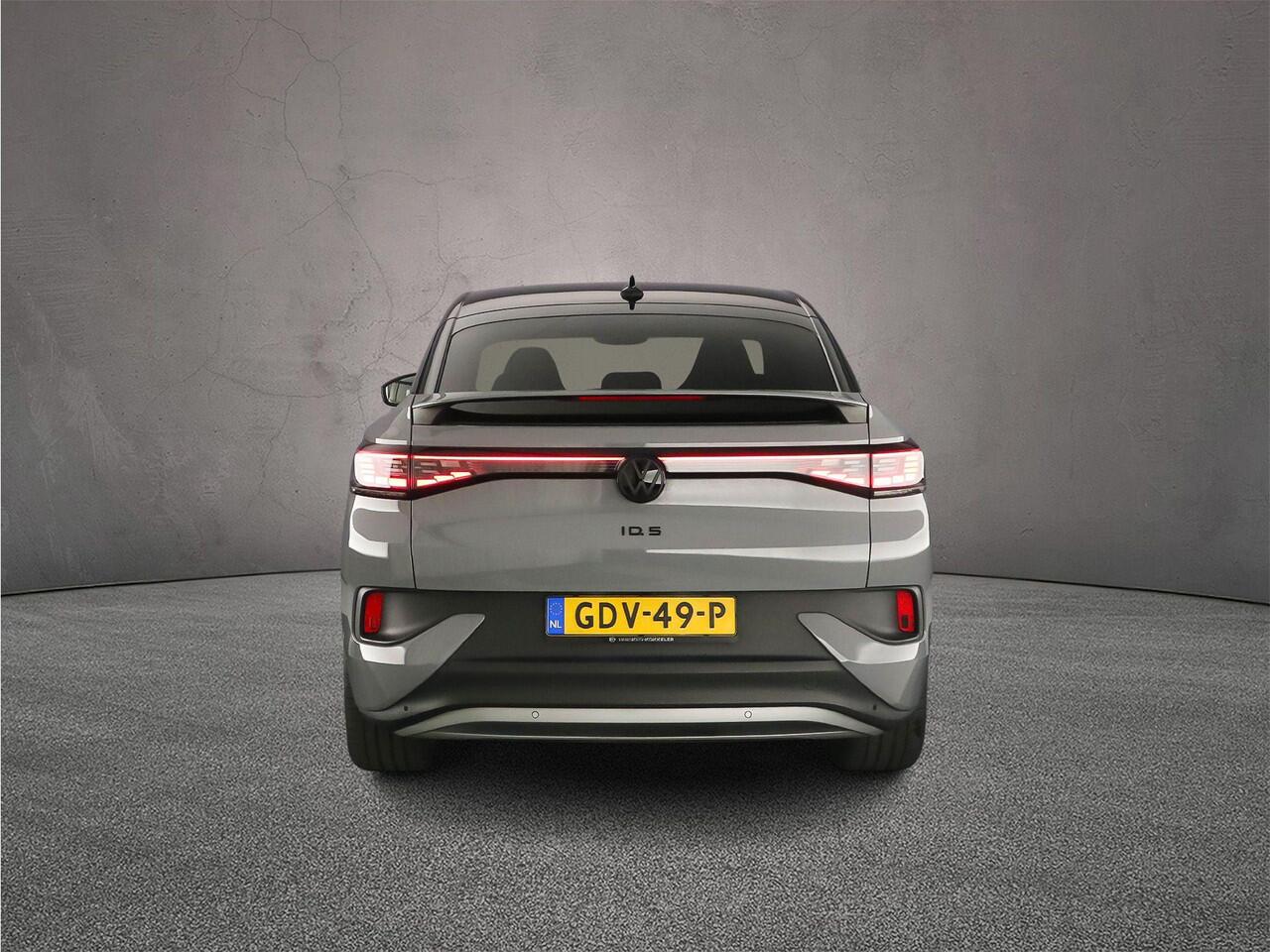 Volkswagen ID.5 Pro Business 286pk Automaat Black Edition, Trekhaak, Adaptive cruise control, Elektrische achterklep, LED matrix koplampen, Navigatie, Stuurwiel verwarmd, Achteruitrijcamera