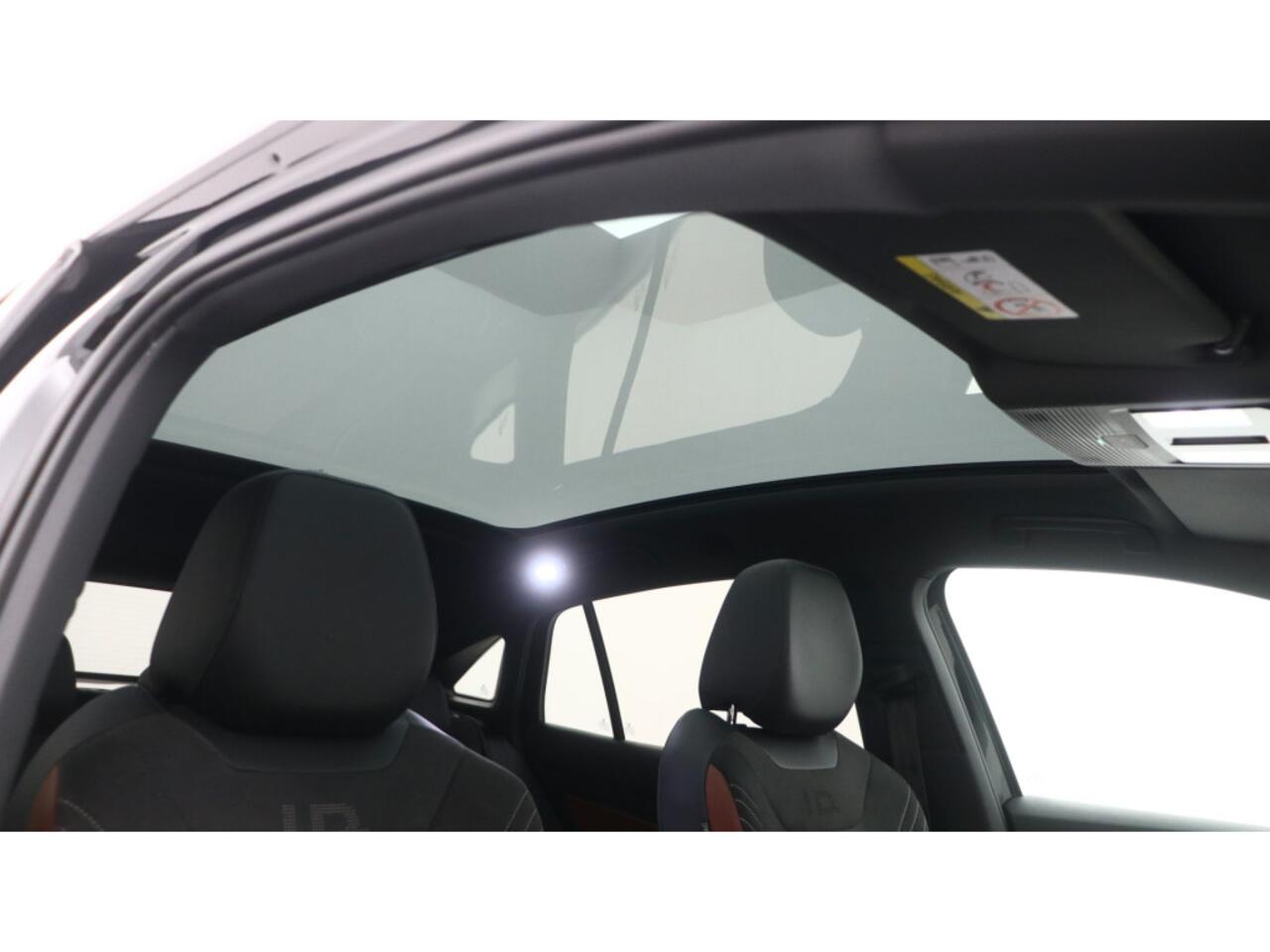 Volkswagen ID.5 Pro 77 kWh 204pk Matrix Panoramadak Trekhaak