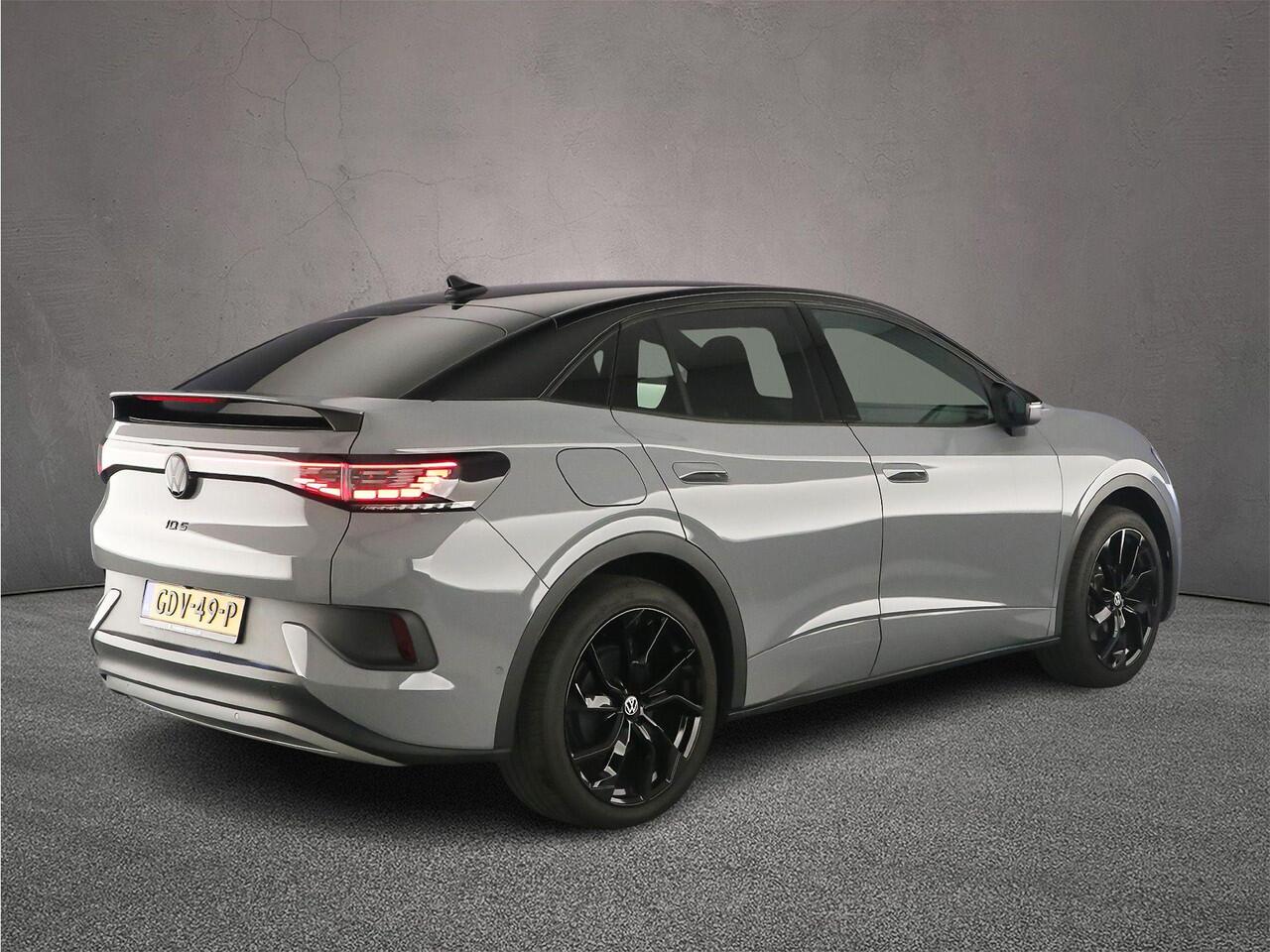 Volkswagen ID.5 Pro Business 286pk Automaat Black Edition, Trekhaak, Adaptive cruise control, Elektrische achterklep, LED matrix koplampen, Navigatie, Stuurwiel verwarmd, Achteruitrijcamera