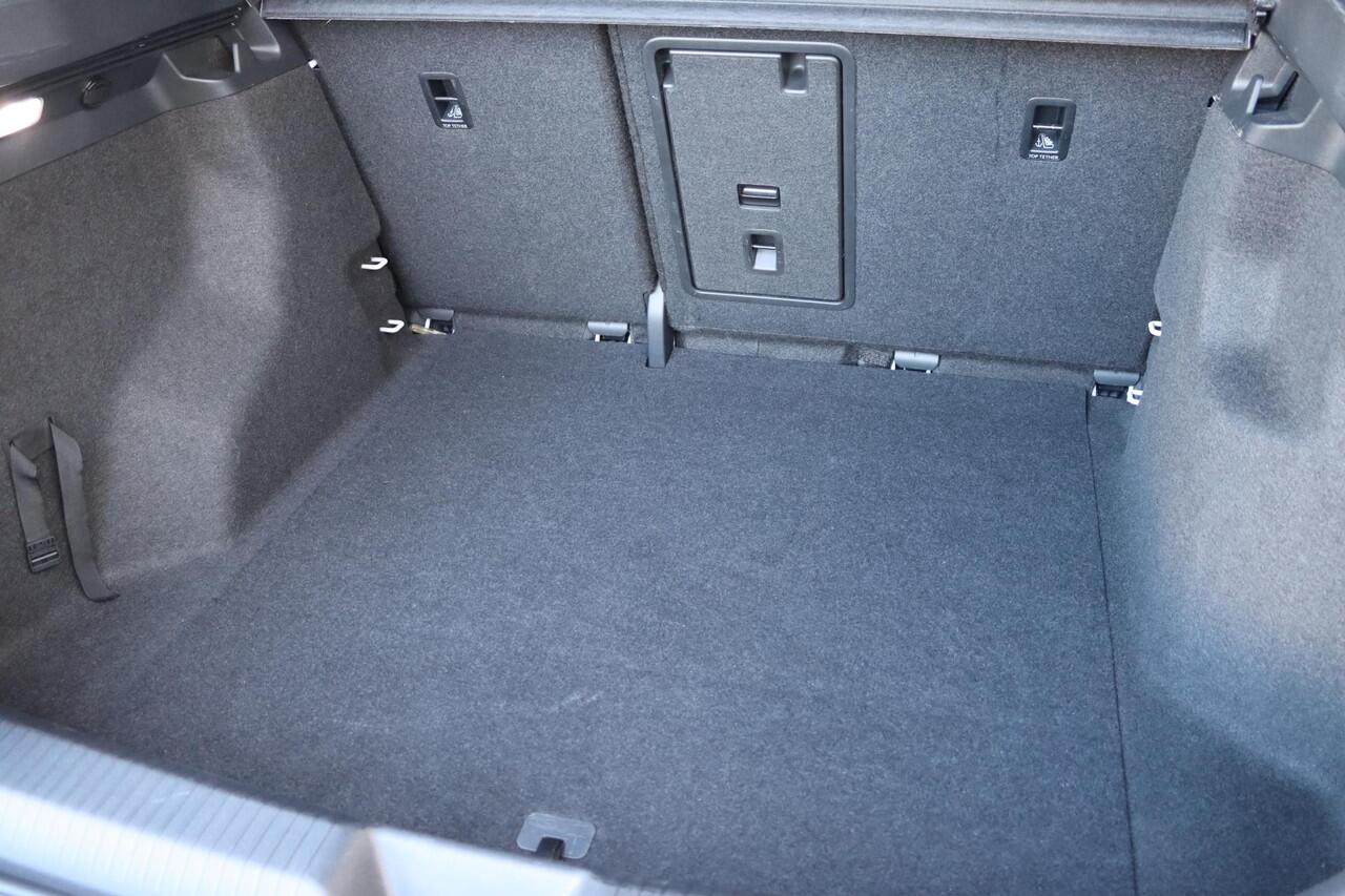 Volkswagen ID.5 Pro 77 kWh 204pk | SOH 97,4% | Matrix | Camera | Stoelverwarming | Carplay | Keyless