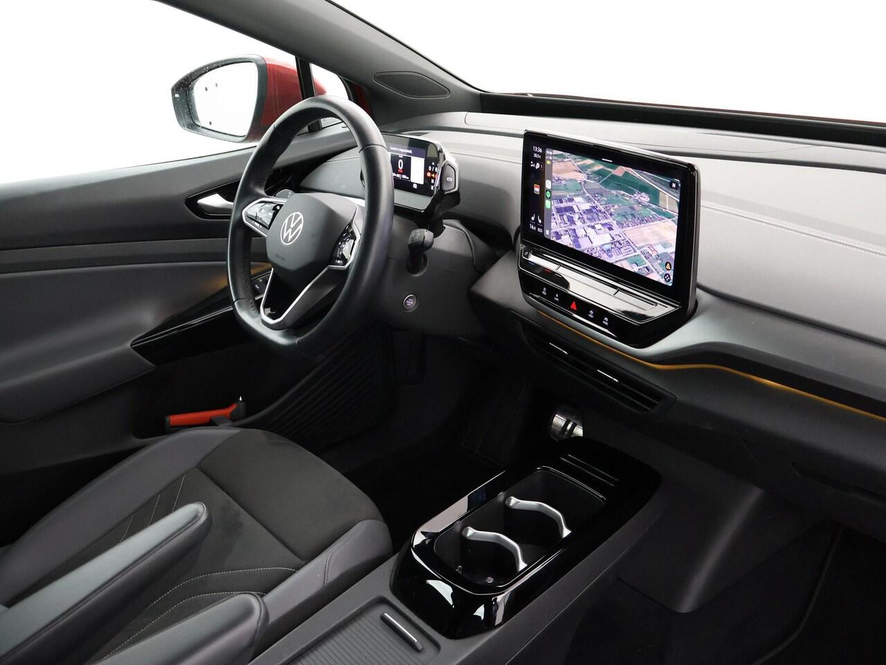 Volkswagen ID.5 PRO 77 kWh *KINGS RED* + STUUR/STOELVERWARMING | SFEERVERLICHTING | ORIG. NL