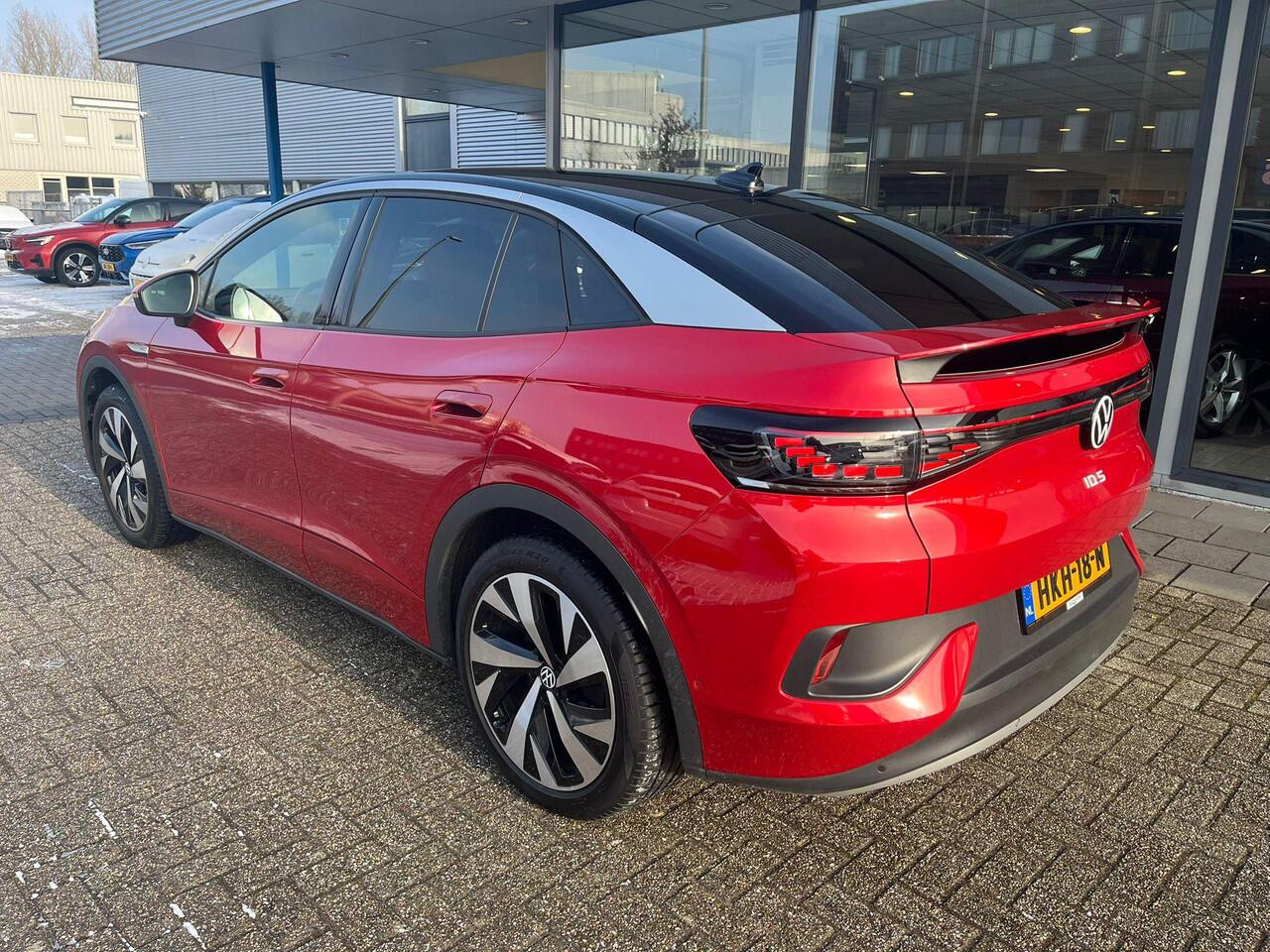 Volkswagen ID.5 Pro 77 kWh | Stoel- en stuurwielverwarming | Achteruitrijcamera | 20 inch velgen | Getint glas | Navigatie