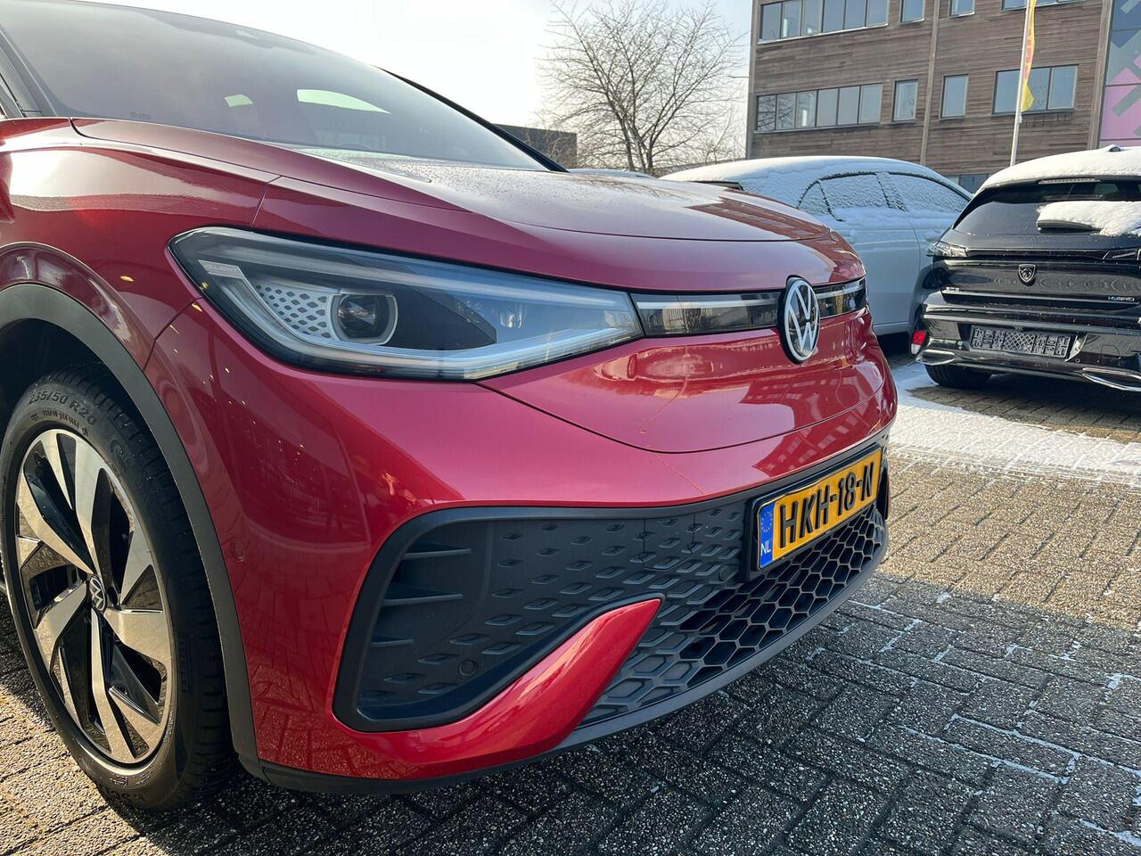 Volkswagen ID.5 Pro 77 kWh | Stoel- en stuurwielverwarming | Achteruitrijcamera | 20 inch velgen | Getint glas | Navigatie