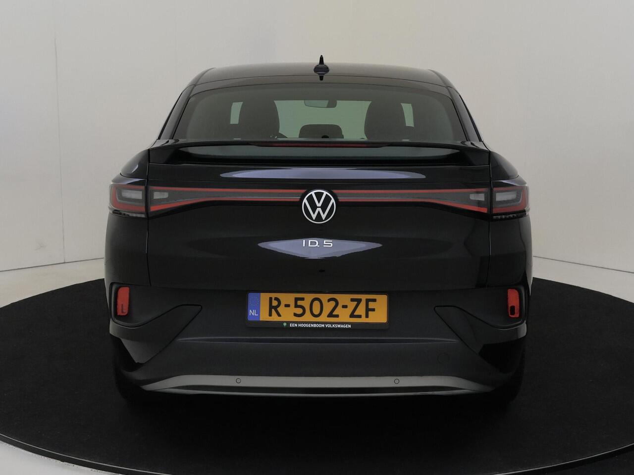 Volkswagen ID.5 Pro 77 kWh | Parkeerasisstent | Keyless | Stoelverwarming | Achteruitrijcamera | Navigatie | Voorklimatisering | Adaptieve cruise control |