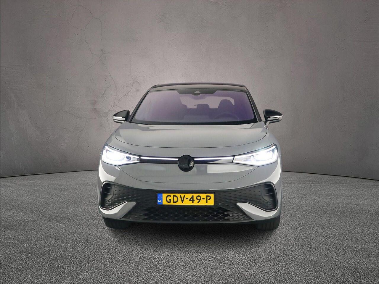 Volkswagen ID.5 Pro Business 286pk Automaat Black Edition, Trekhaak, Adaptive cruise control, Elektrische achterklep, LED matrix koplampen, Navigatie, Stuurwiel verwarmd, Achteruitrijcamera