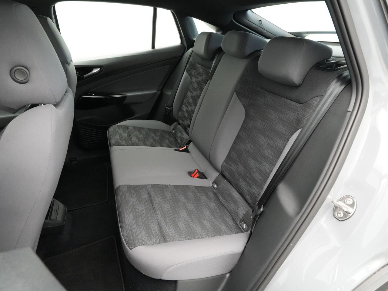 Volkswagen ID.5 Pro Business 77 kWh Navigatie Camera Acc Clima 128