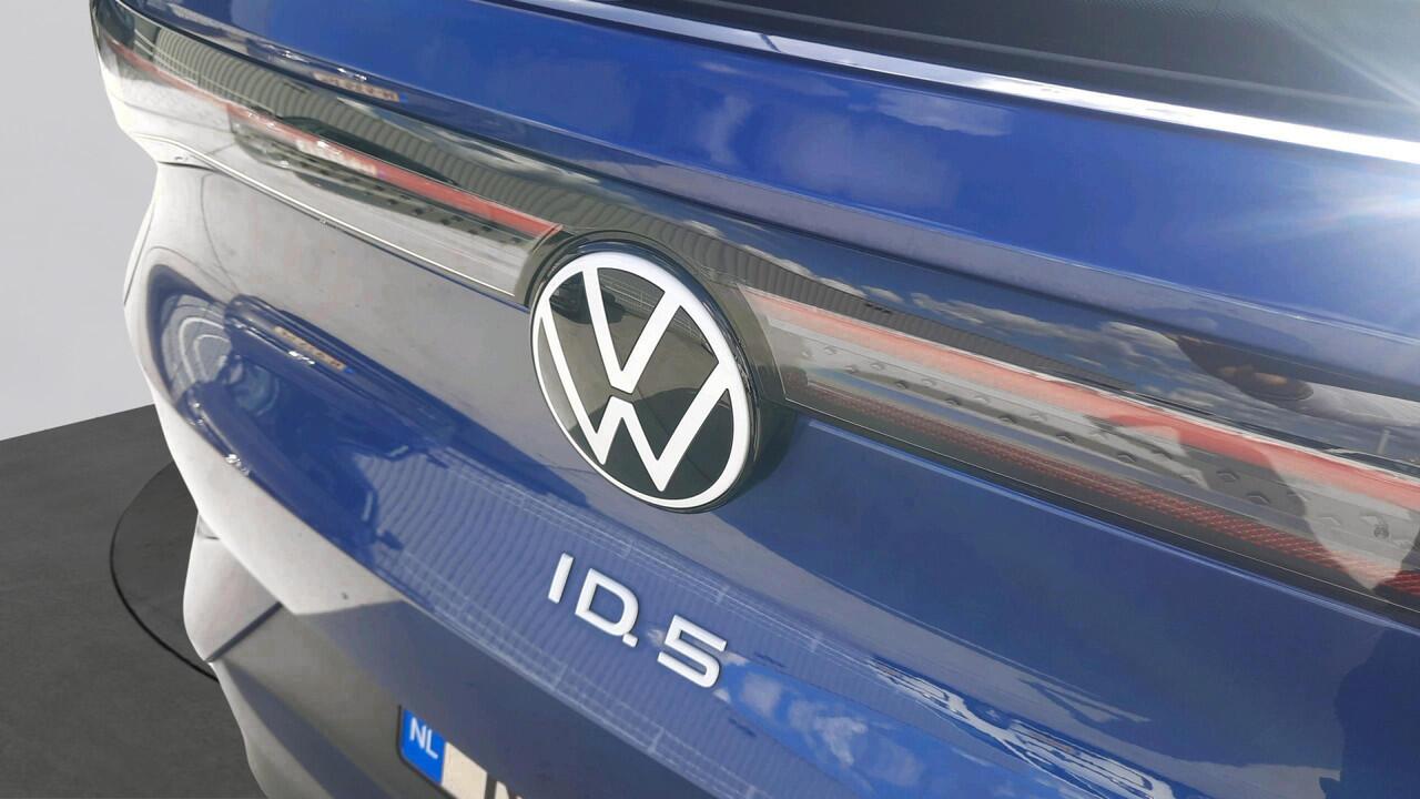 Volkswagen ID.5 Pro 77 kWh | Multimedia pakket | Comfortpakket | 19" velgen "Hamar" |