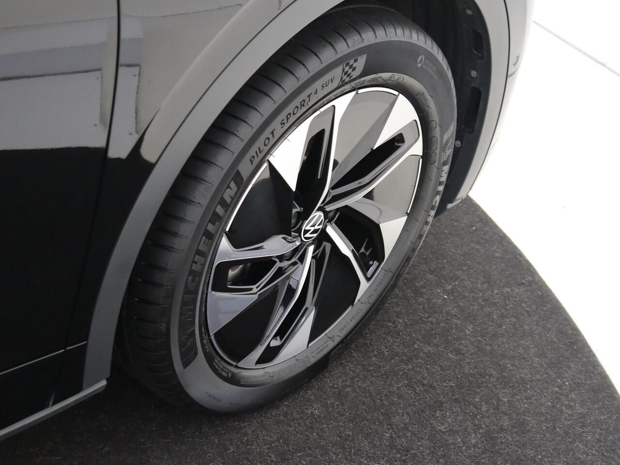 Volkswagen ID.5 Pro Advantage 77 kWh | SoH 93% | Achteruitrijcamera | 3-zone airco | Keyless | Adaptieve cruise control | Stoel- en stuurwielverwarming | CarPlay |