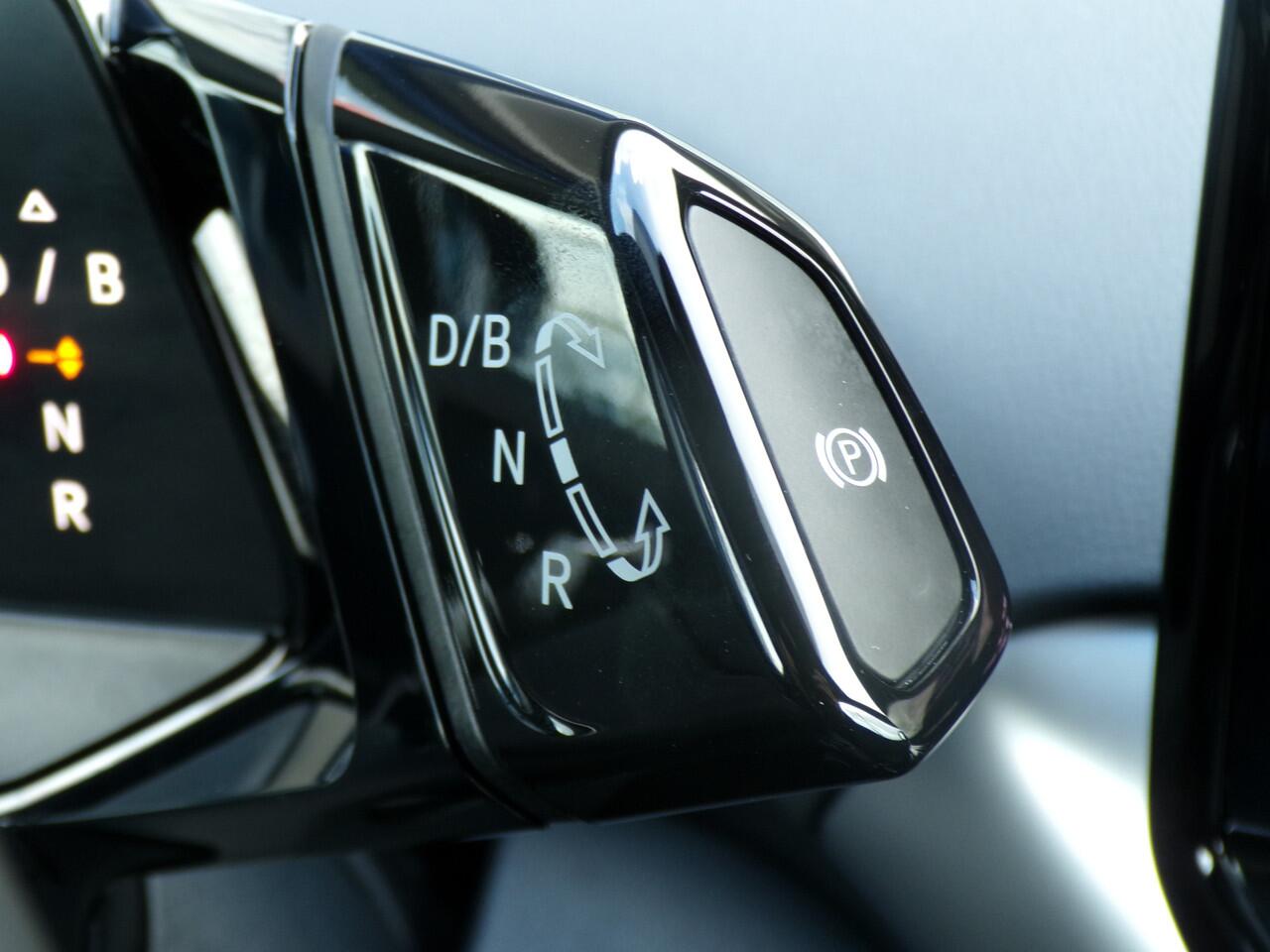 Volkswagen ID.5 Pro 77 kWh, SOH 96% / Carplay + Android Auto / Keyless / Full LED. / Sensoren + Camera / Stoel + Stuur verwarming / Adaptive Cruise / 19'' LMV