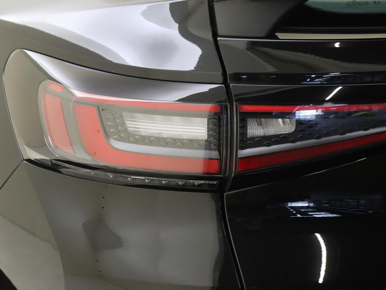 Volkswagen ID.5 Pro 77 kWh | Parkeerasisstent | Keyless | Stoelverwarming | Achteruitrijcamera | Navigatie | Voorklimatisering | Adaptieve cruise control |