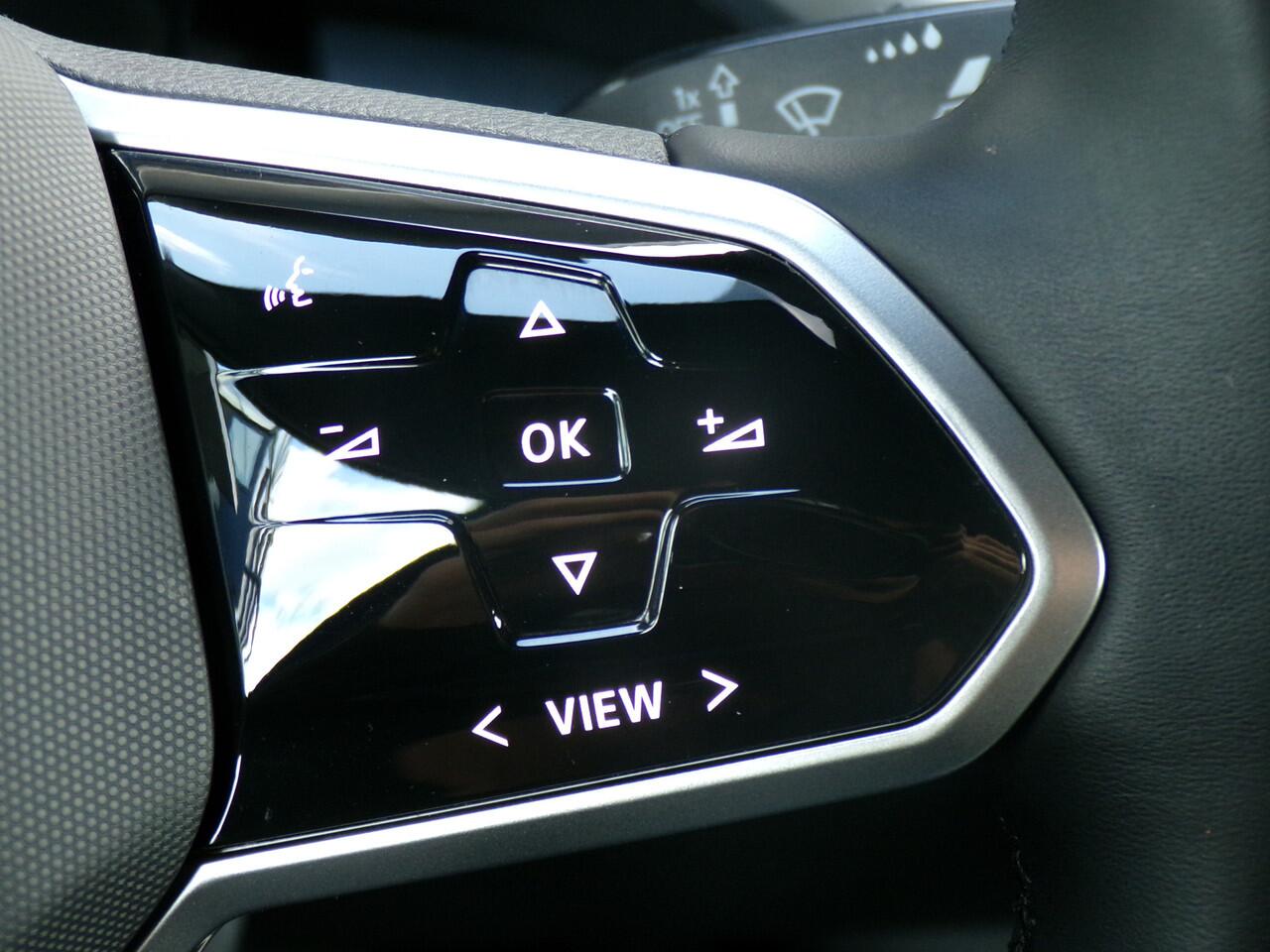 Volkswagen ID.5 Pro 77 kWh, SOH 96% / Carplay + Android Auto / Keyless / Full LED. / Sensoren + Camera / Stoel + Stuur verwarming / Adaptive Cruise / 19'' LMV