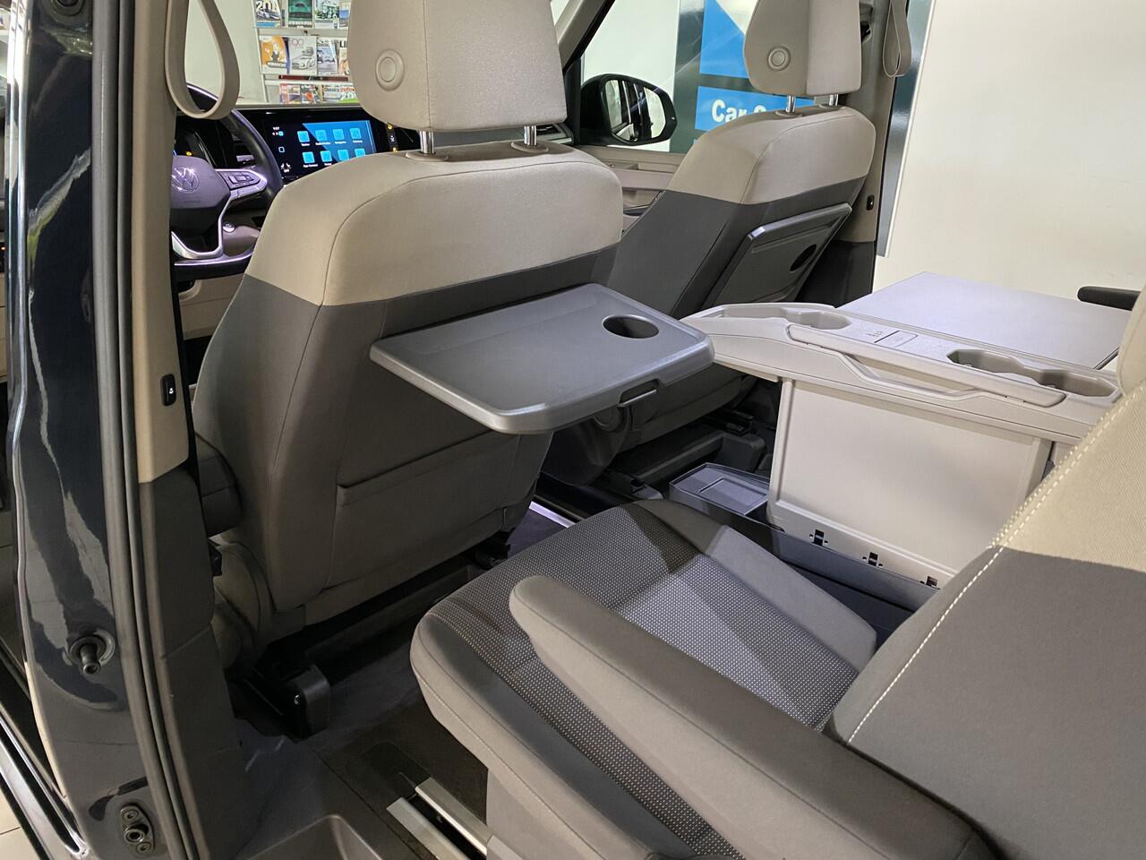 Volkswagen MULTIVAN 1.4 eHybrid L1H1 7 pers Panodak / Stuur-stoel verwarming /Elec schuifdeuren / Trekhaak / Camera