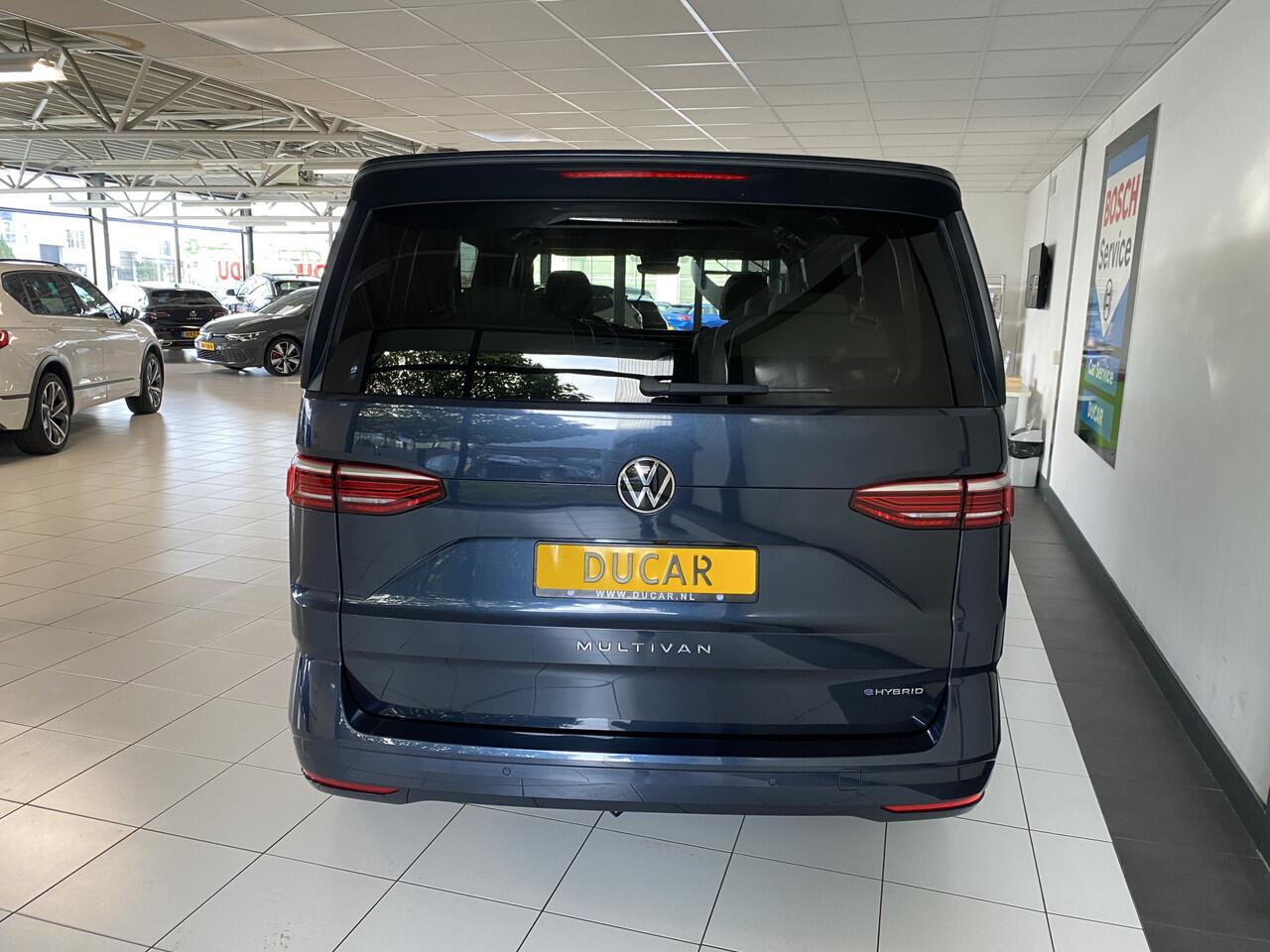 Volkswagen MULTIVAN 1.4 eHybrid L1H1 7 pers Panodak / Stuur-stoel verwarming /Elec schuifdeuren / Trekhaak / Camera