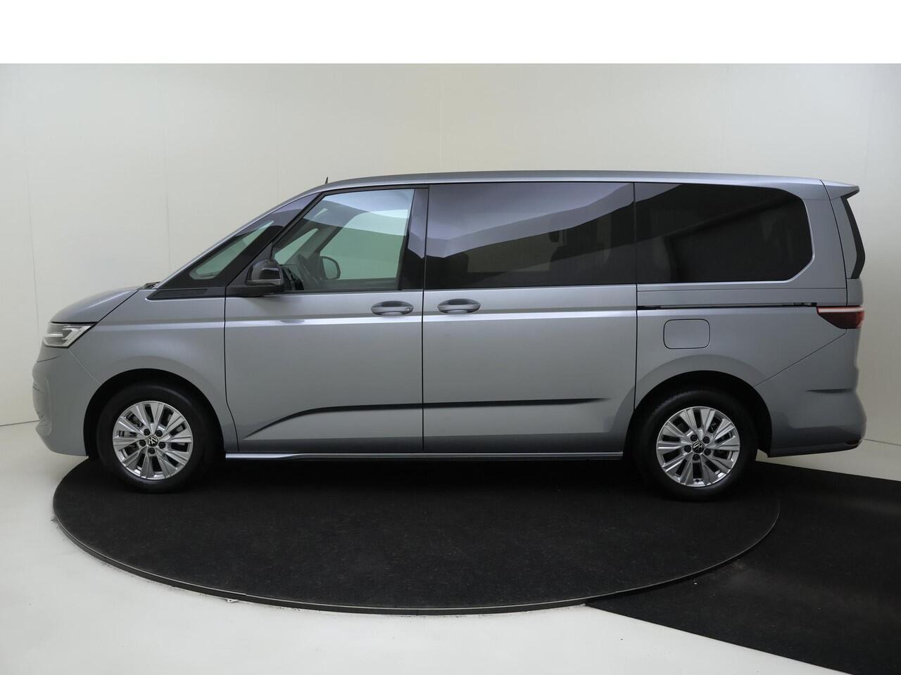Volkswagen MULTIVAN 1.4 eHybrid L2H1 Life 6 versnellingen DSG | Verwarmbare voorstoelen, gescheiden regelbaar | Uitwijk- en afsla-assistent | Lichtmetalen velgen 17" (6,5J X 17) "Dundrod"(zilver) | Top pakket |
