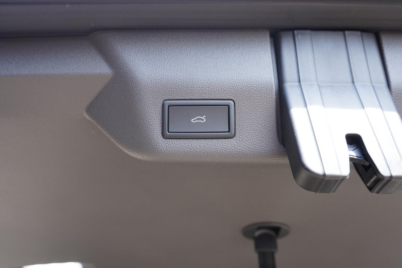 Volkswagen MULTIVAN 1.5 eHybrid L2 Bulli Edition 4-Motion 1.5 eHybrid L2 Bulli Edition 4-Motion, IQ Light koplampen, 7-persoons Vis-a-Vis, Navigatie, Trekhaak