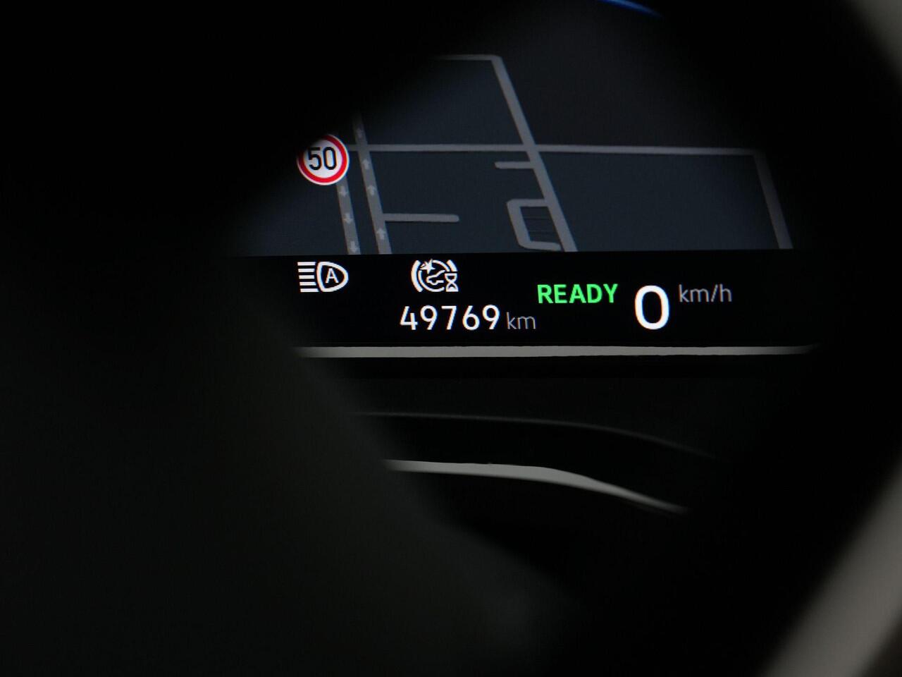 Volkswagen MULTIVAN 1.4 eHybrid 218 pk DSG L2H1 Life Business | Panoramadak | IQ Light | Achteruitrijcamera | Stoelverwarming