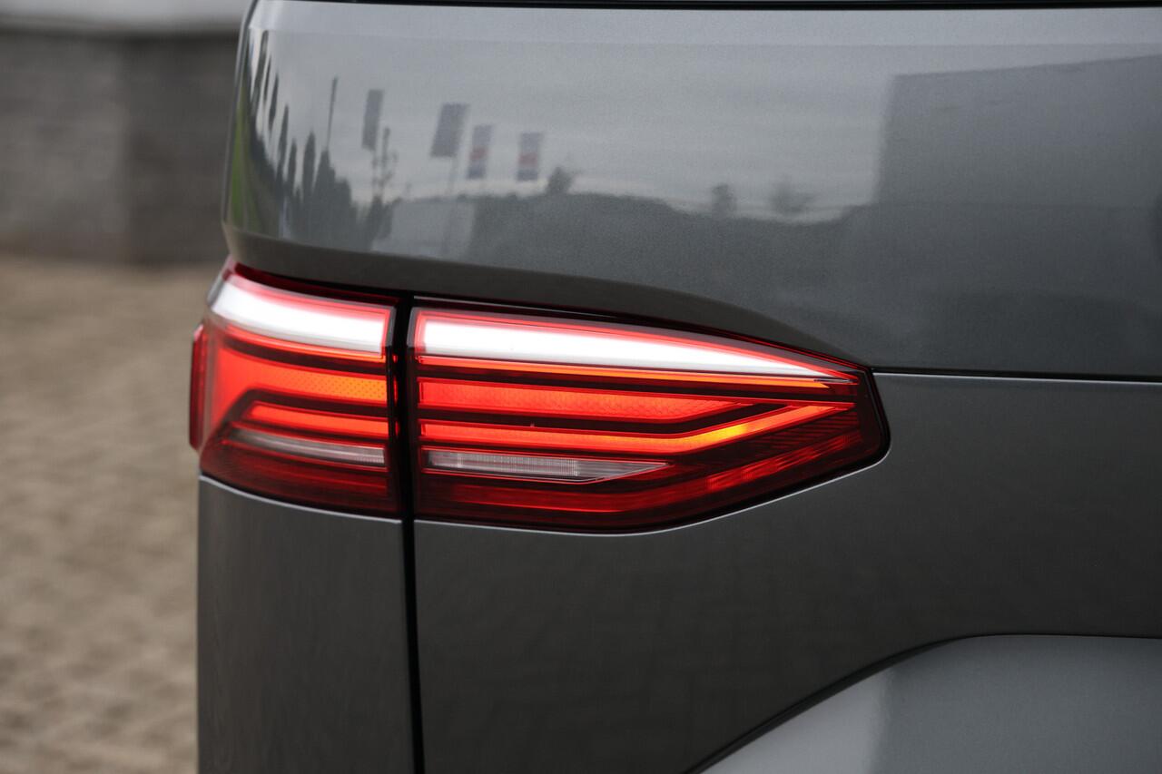 Volkswagen MULTIVAN 1.4 eHybrid L1H1 Style 7P 218PK Elektrische Schuifdeuren|IQ Verlichting|Camera