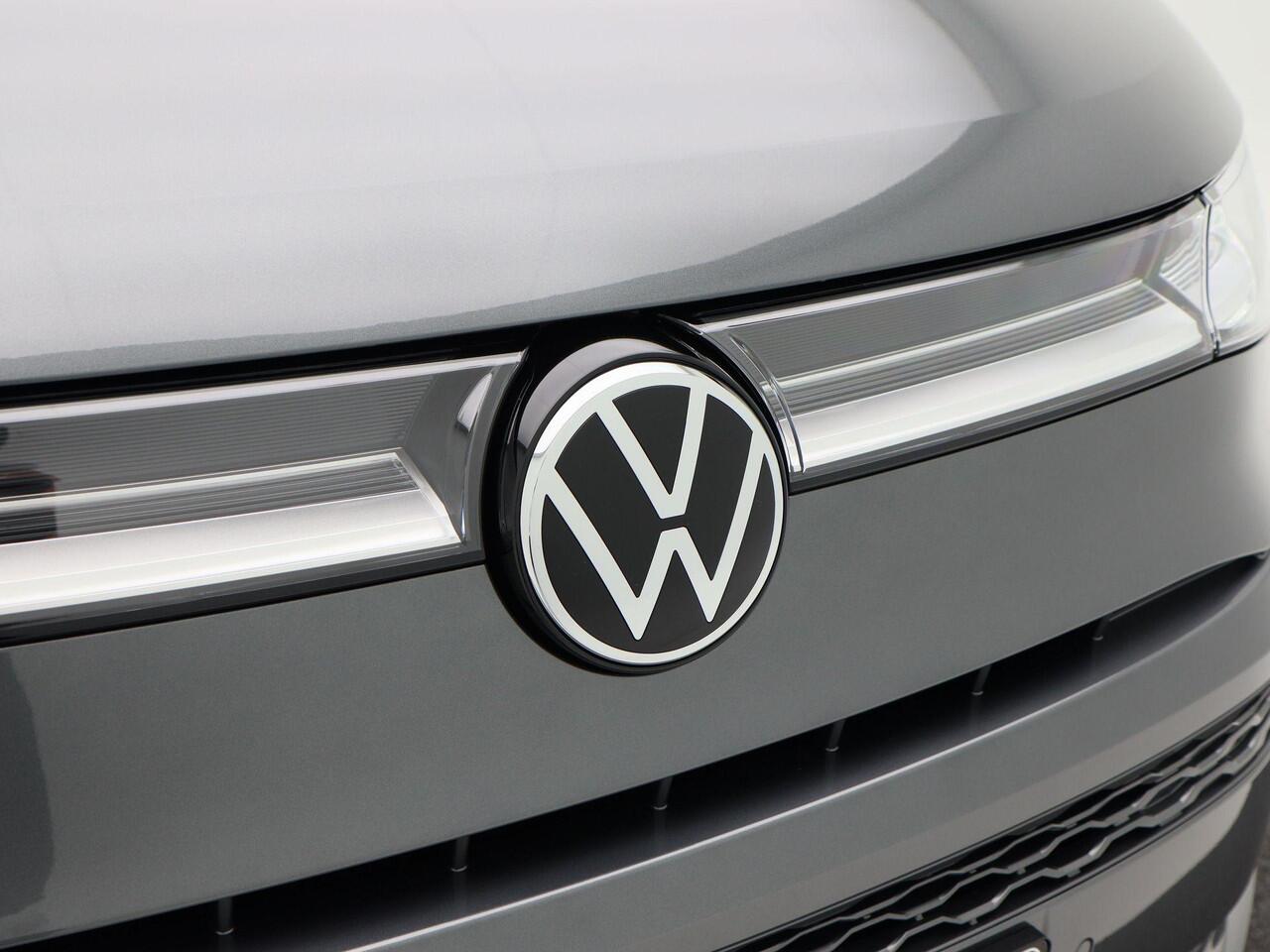 Volkswagen MULTIVAN Bulli Edition L2 1.5 eHybrid 245 PK | Trekhaak | 7 Persoons | Elektrische Achterklep | Adaptieve Cruise | Camera | LED Matrix |